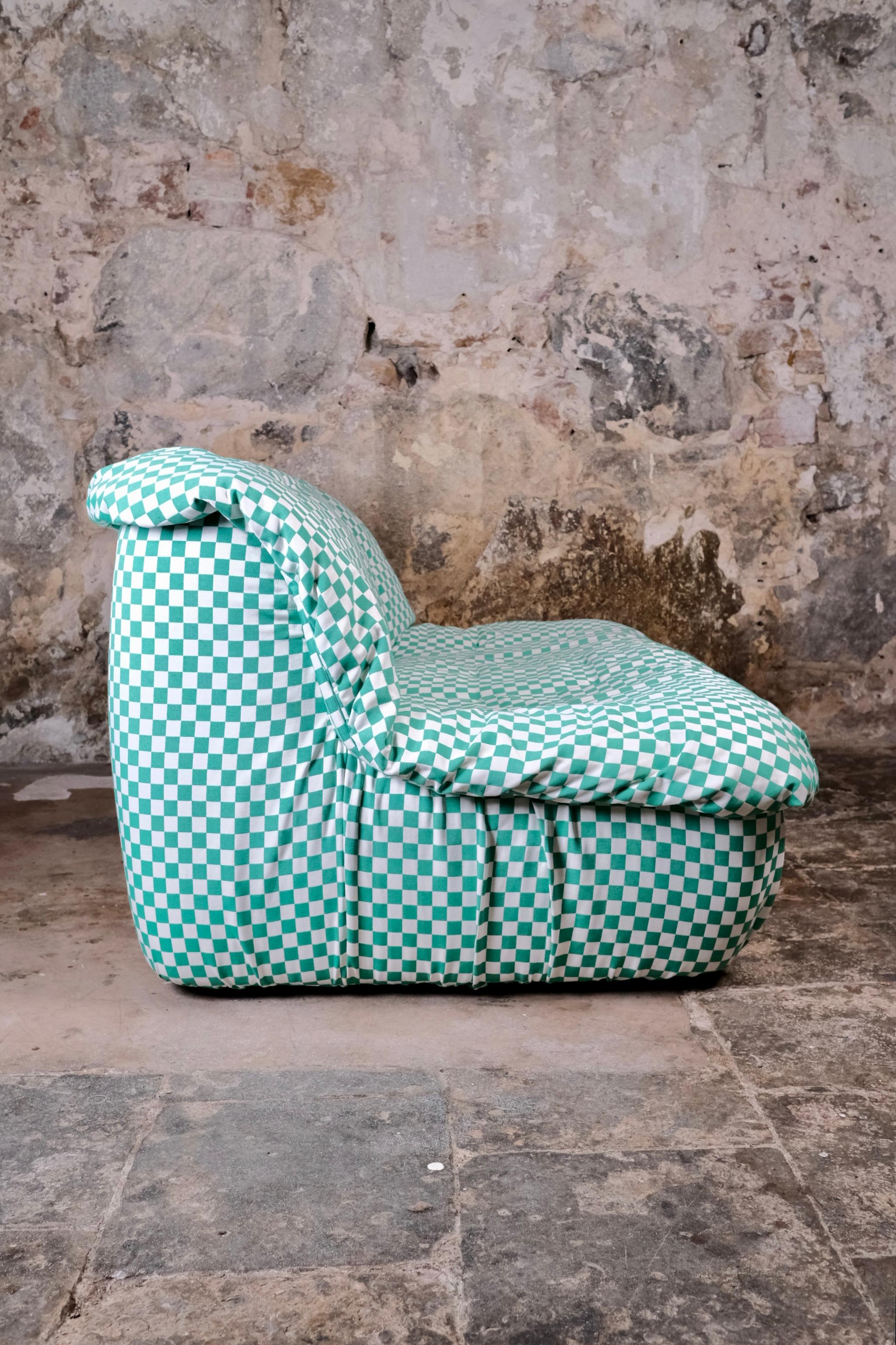 Large two-seater sofa in checkered pattern made in France, 1980s For Sale 7