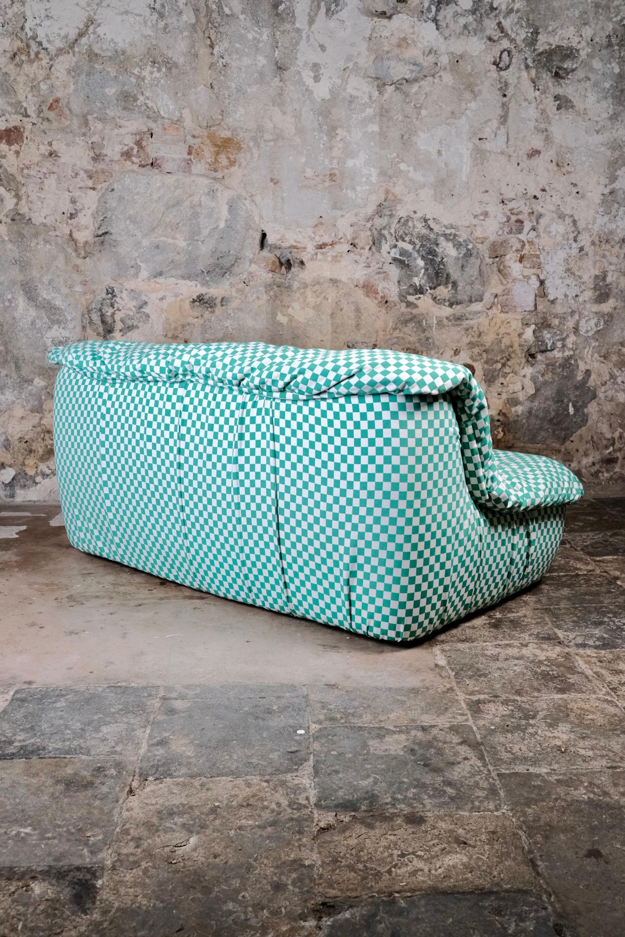 Large two-seater sofa in checkered pattern made in France, 1980s For Sale 9