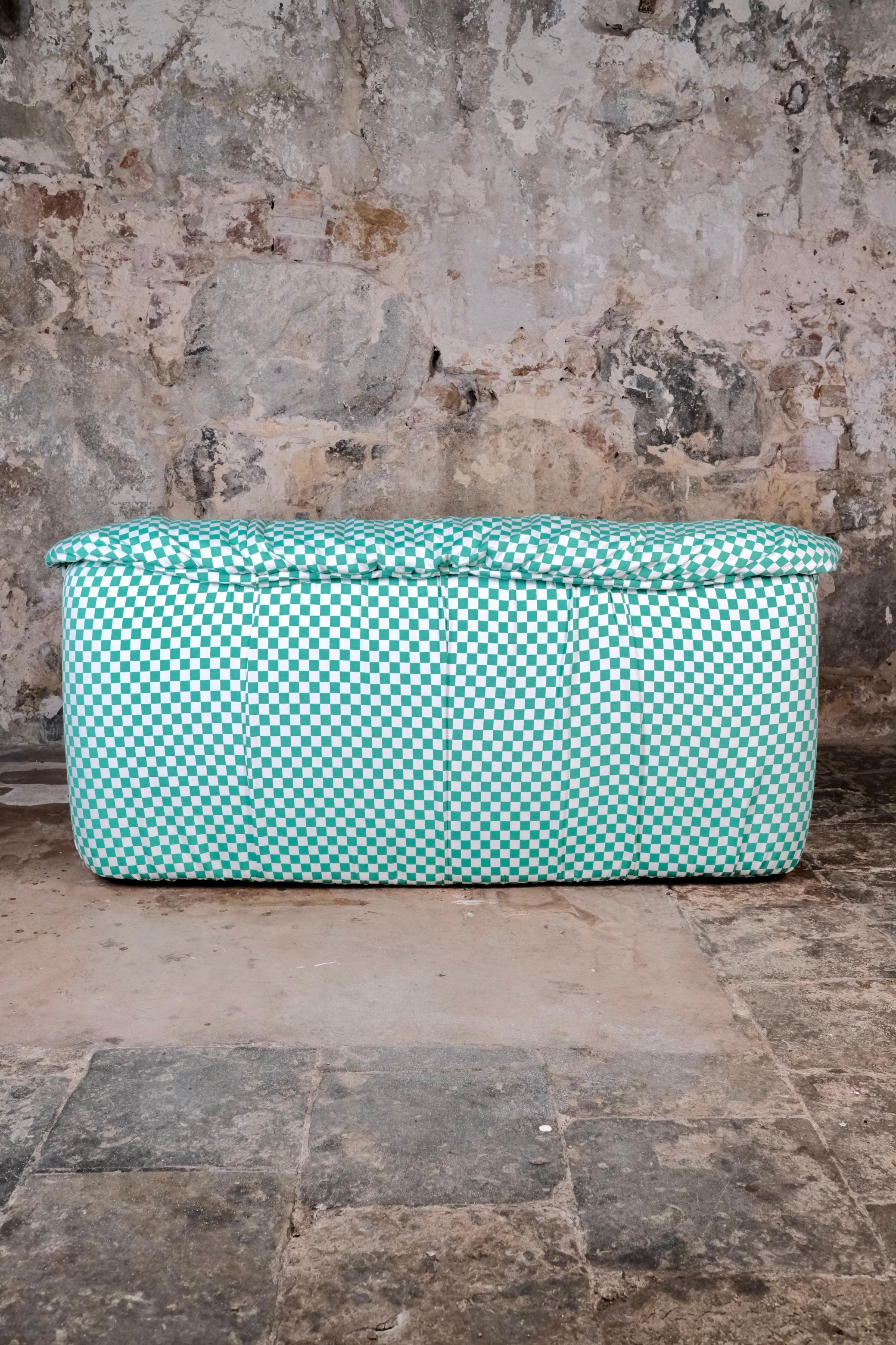 Large two-seater sofa in checkered pattern made in France, 1980s For Sale 10