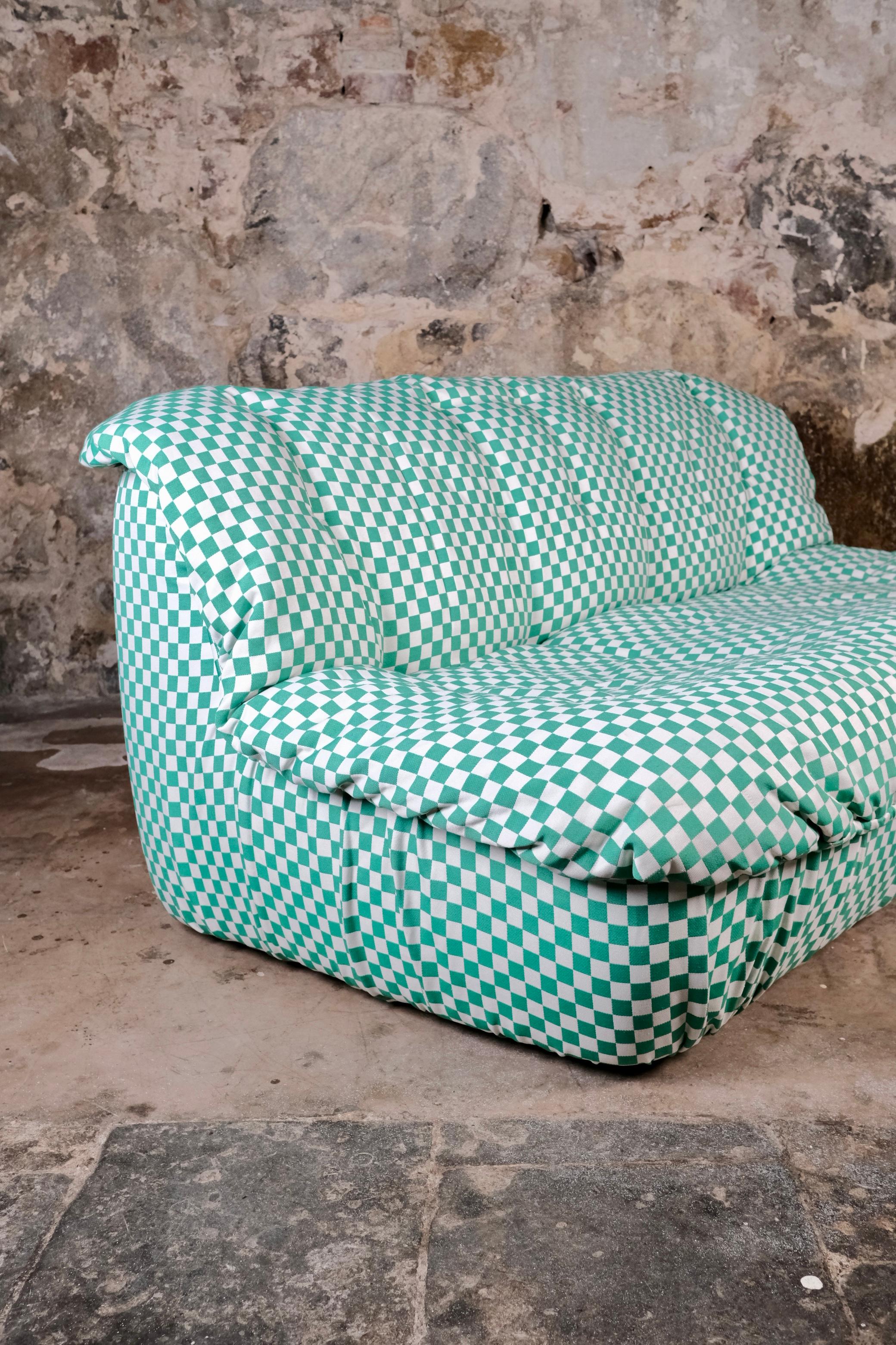 French Large two-seater sofa in checkered pattern made in France, 1980s For Sale