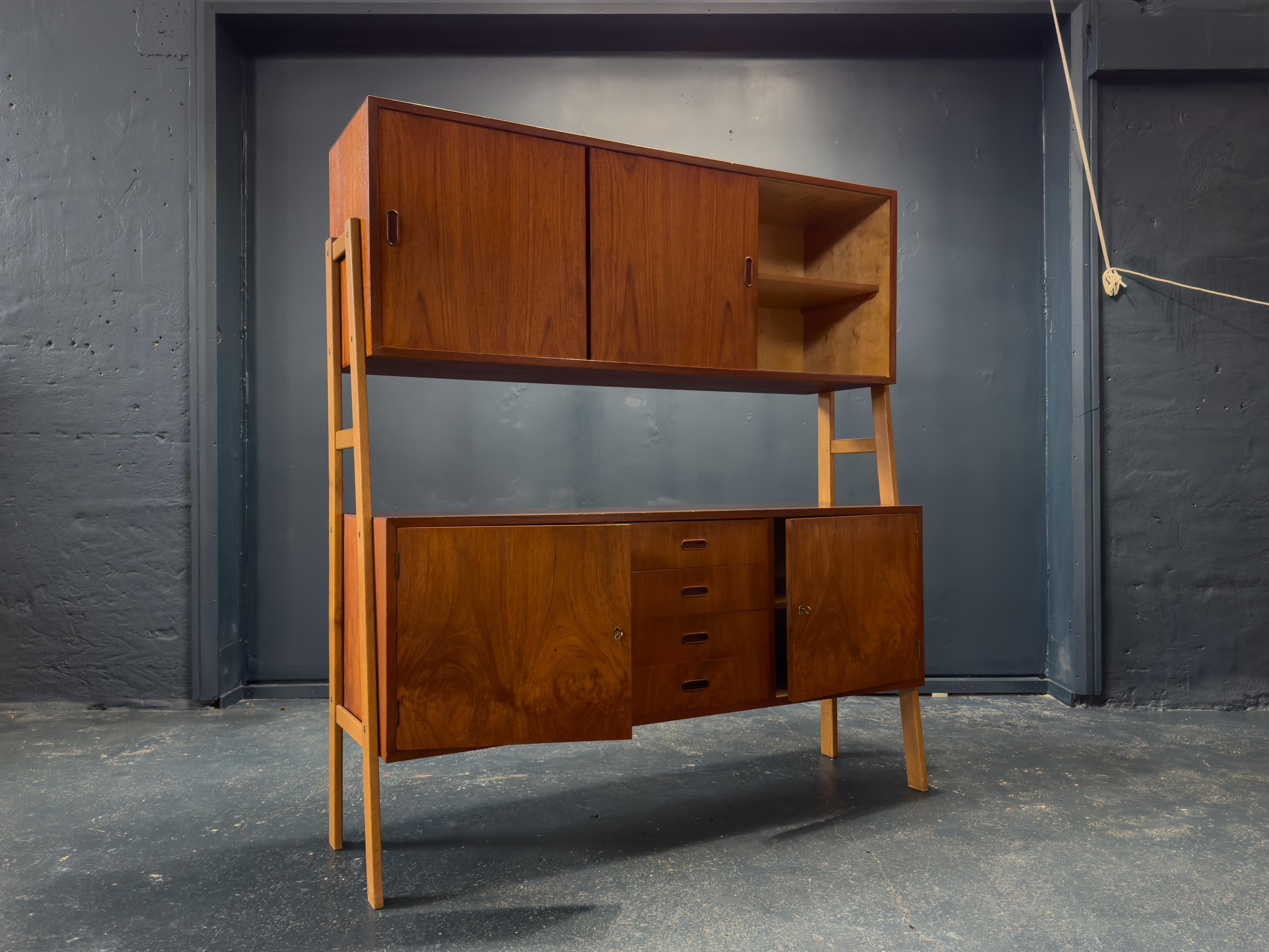Credenza grande a due piani in teak in vendita 3