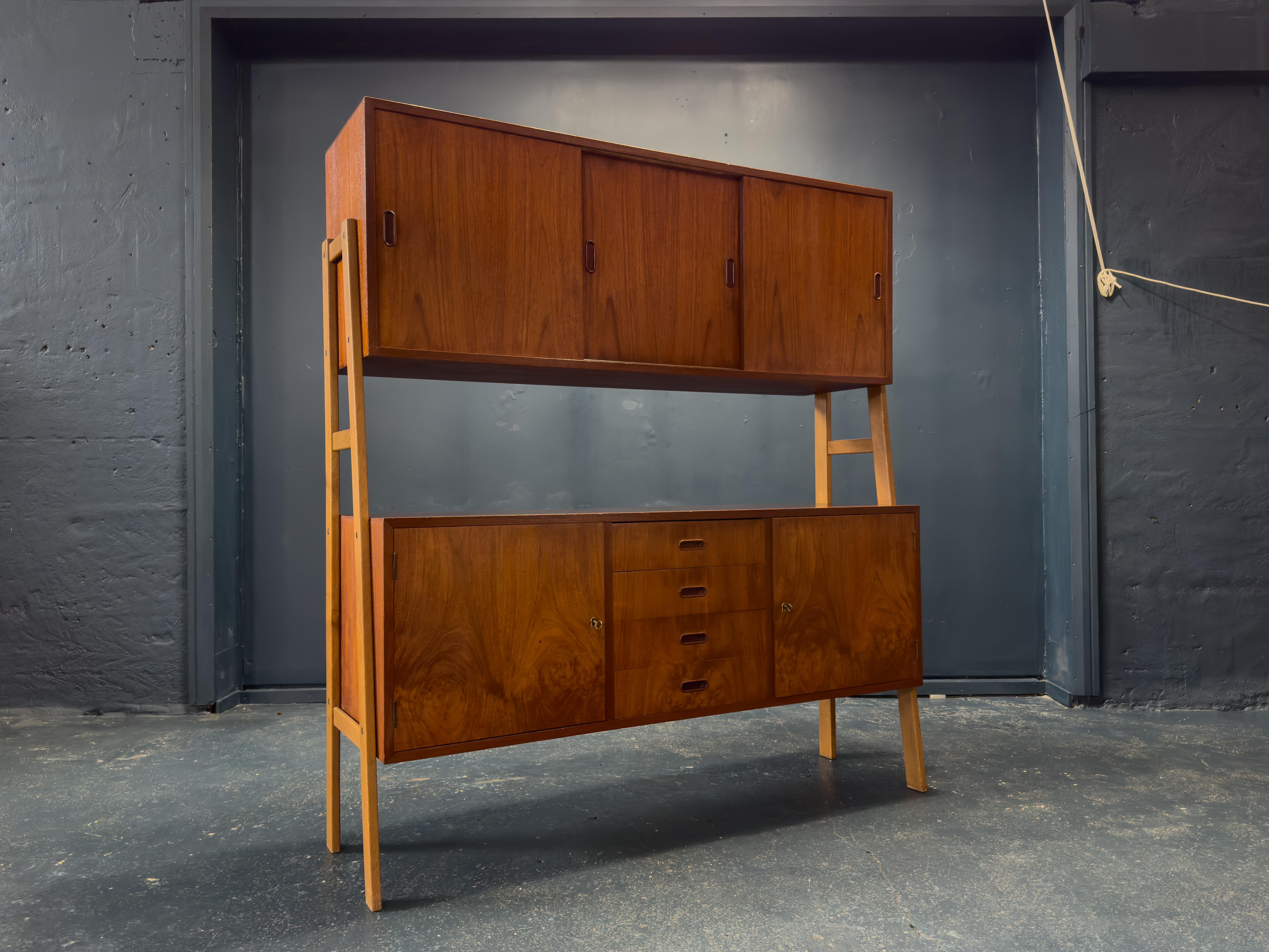 Credenza grande a due piani in teak in vendita 4