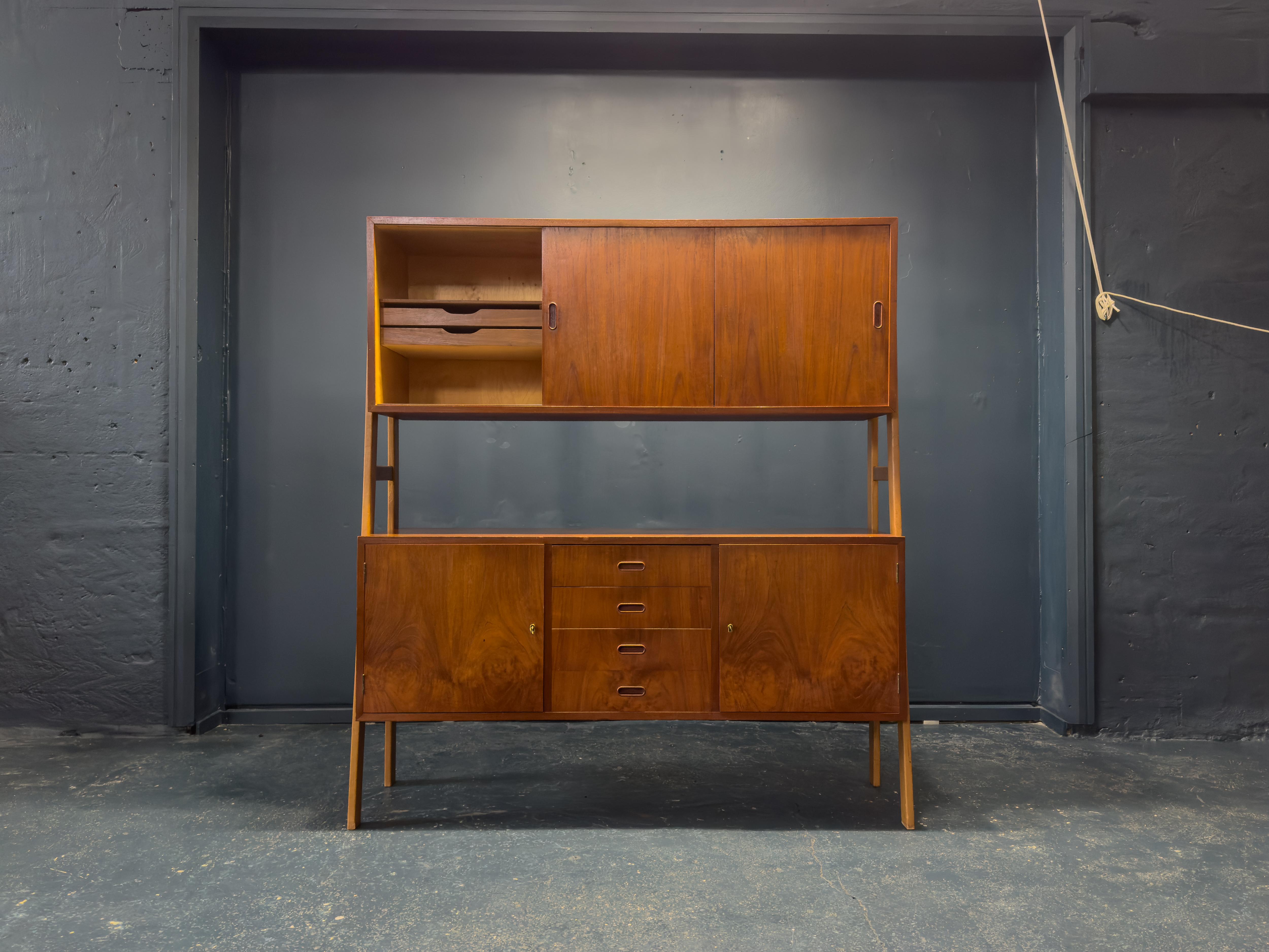Quercia Credenza grande a due piani in teak in vendita