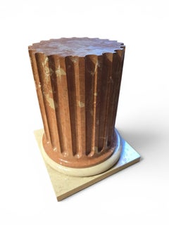 Grande colonne à socle en marbre massif bicolore, Italie, années 1950