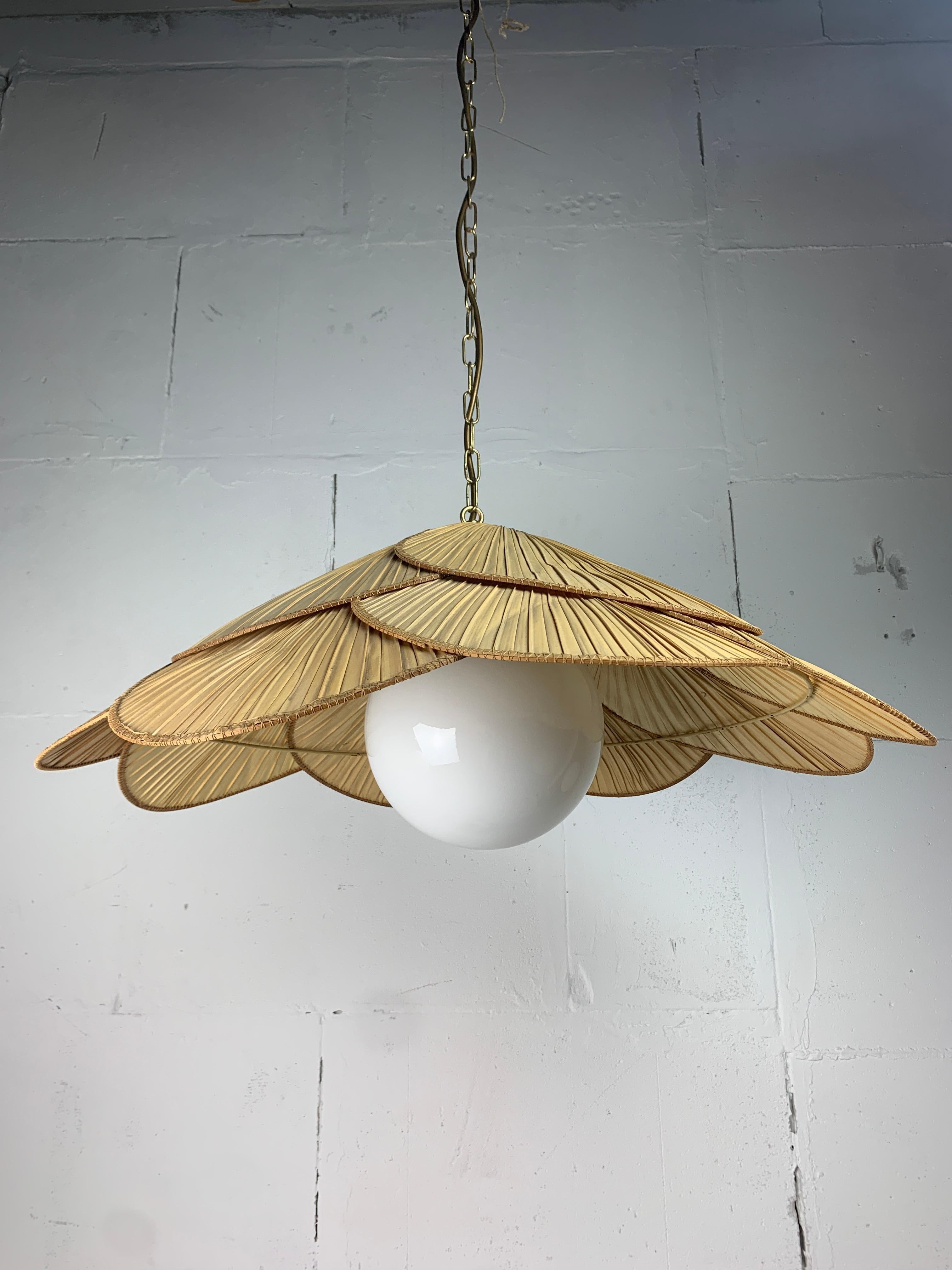 Gran lámpara de techo colgante estilo ventilador Uchiwa, 1975 en venta 1