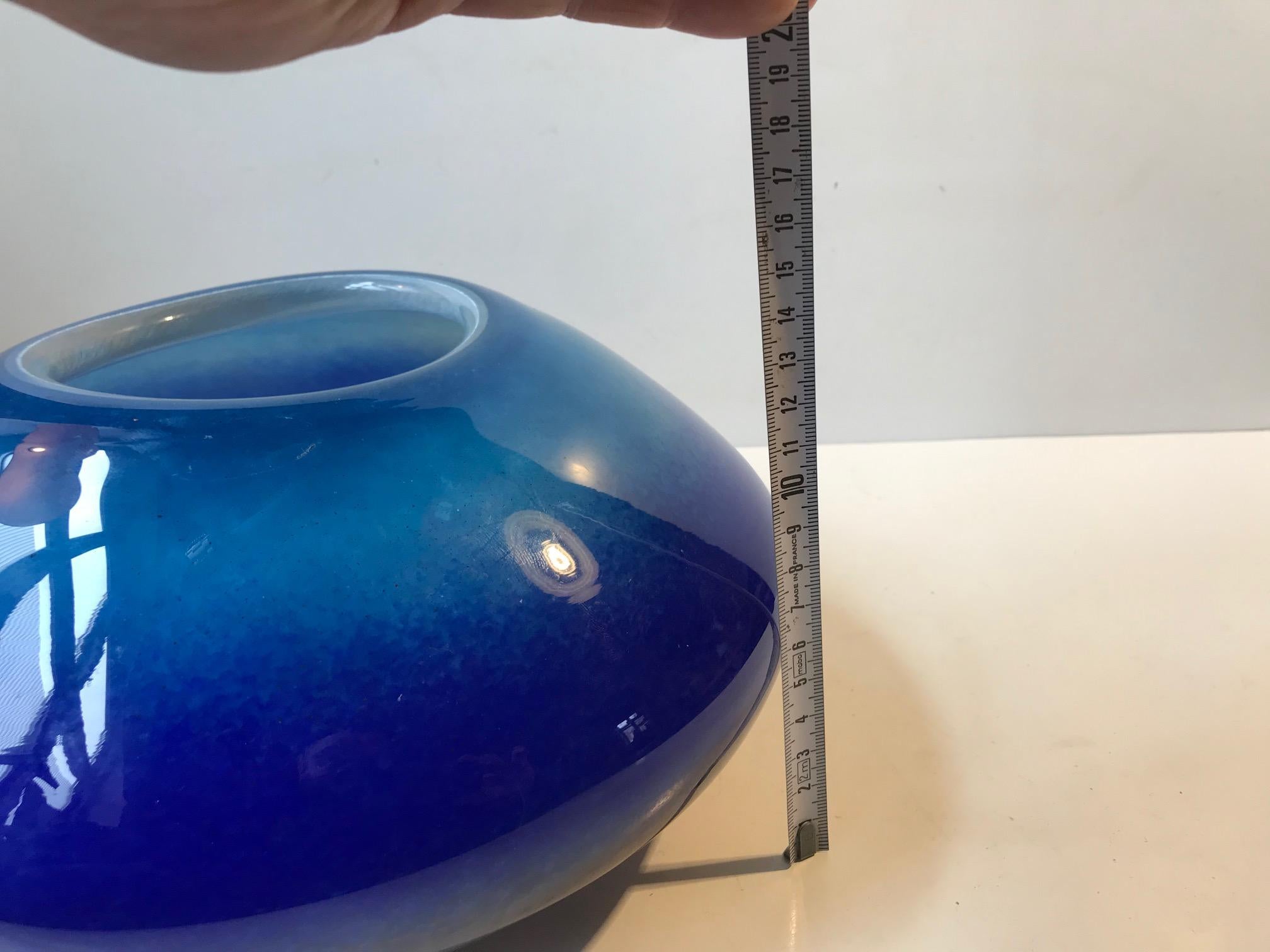 Large UFO Art Glass Vase from Murano, 1960s For Sale 1