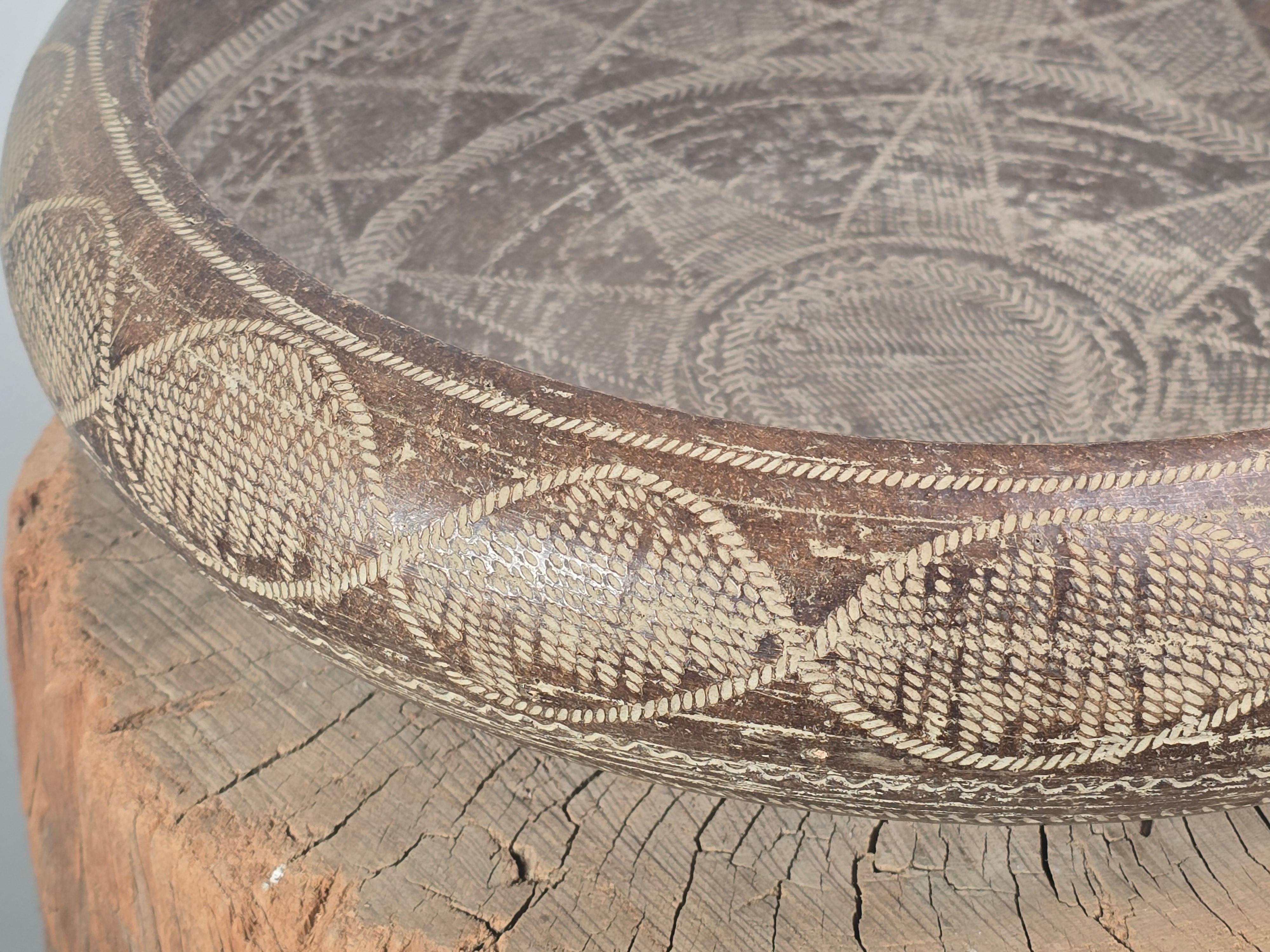 Grand bol tribal Ugo Zaccagnini Sgraffito en vente 7