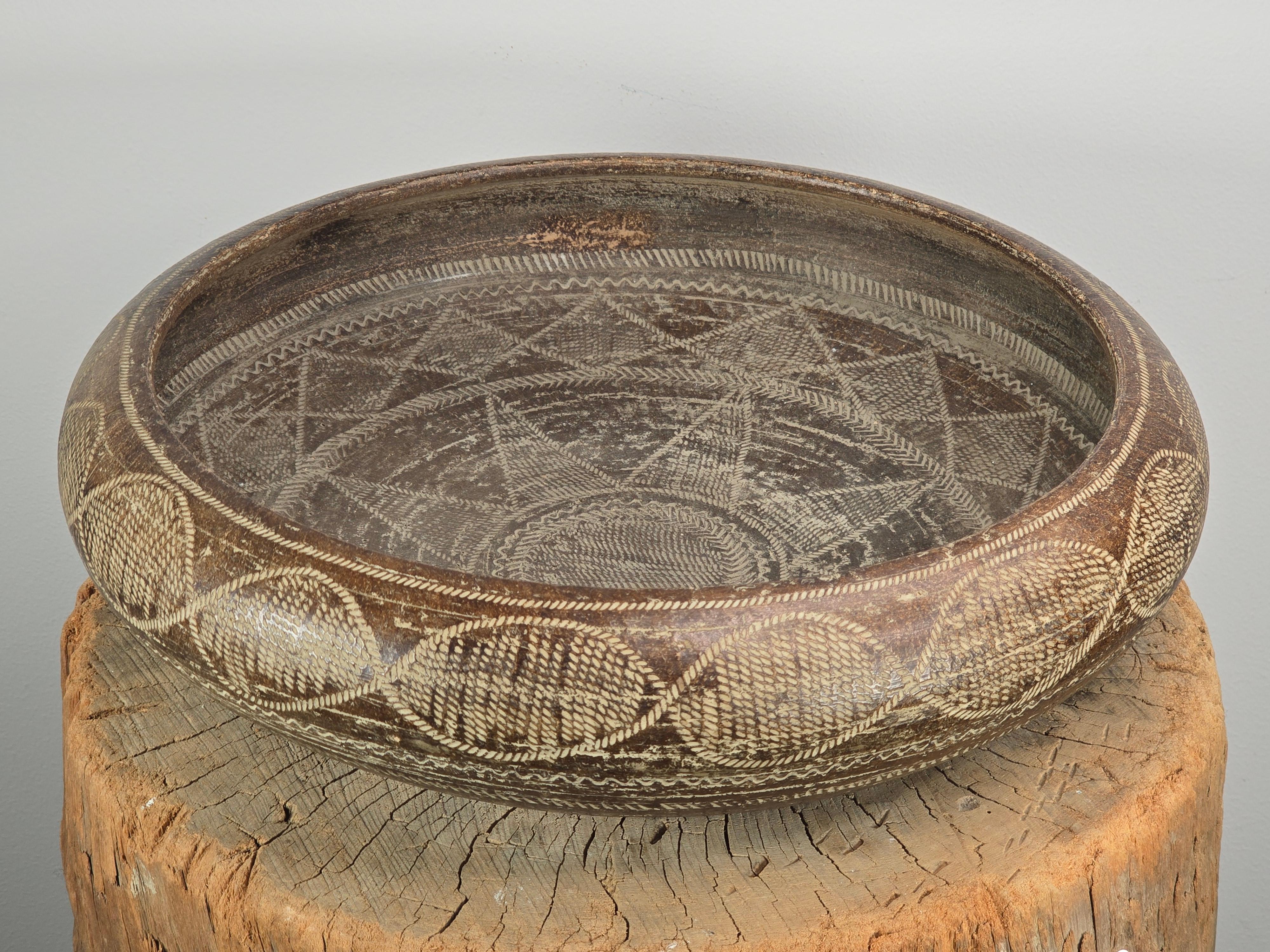 Grand bol tribal Ugo Zaccagnini Sgraffito en vente 9