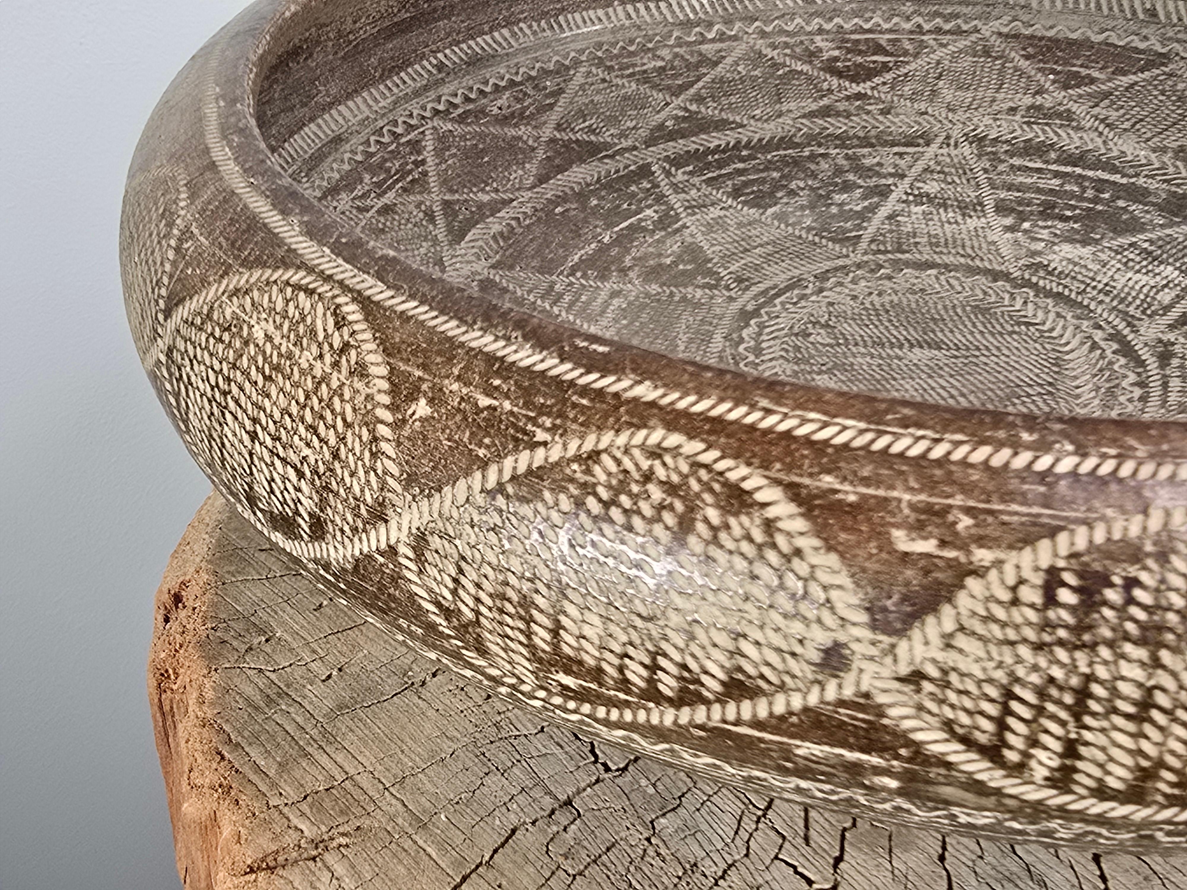 Céramique Grand bol tribal Ugo Zaccagnini Sgraffito en vente
