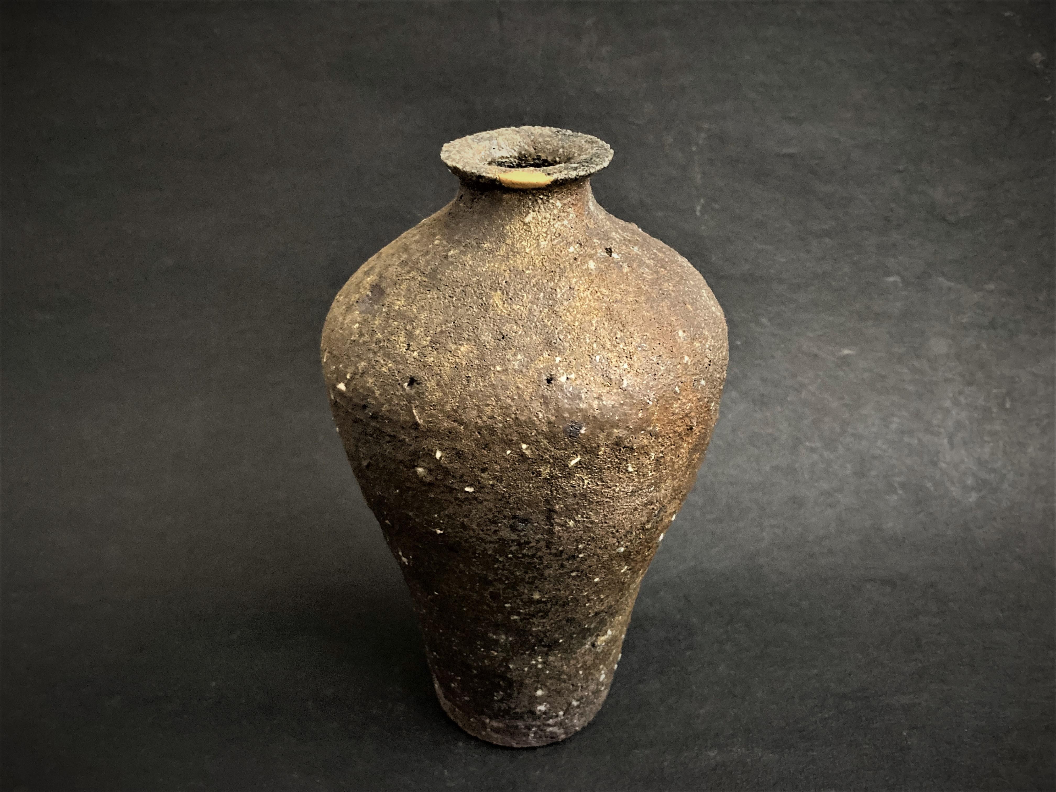 Large Unglazed Flower vase by Toru Hatta
Limited Edition of 3
Dimensions: Diameter 11 x H 20 cm
Material: Handmade Ceramic. Unglazed. 

Lead time may vary. Please contact us.


Toru Hatta was both in Kanazawa in 1977. His love of antiques and old