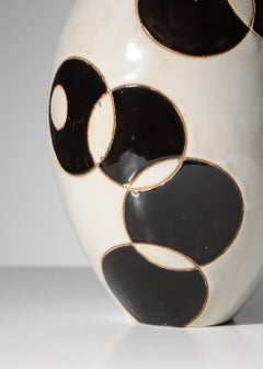 Gran jarrón ovoide de cerámica beige y negra sin identificar