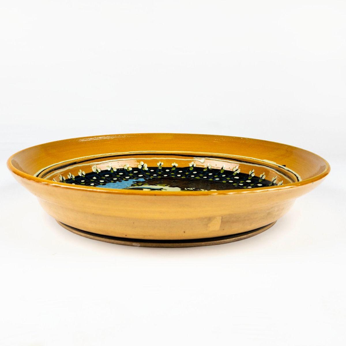 Moderno Grande piatto unico in ceramica dipinta a mano di Bjørn Wiinblad, Danimarca, 1970 in vendita