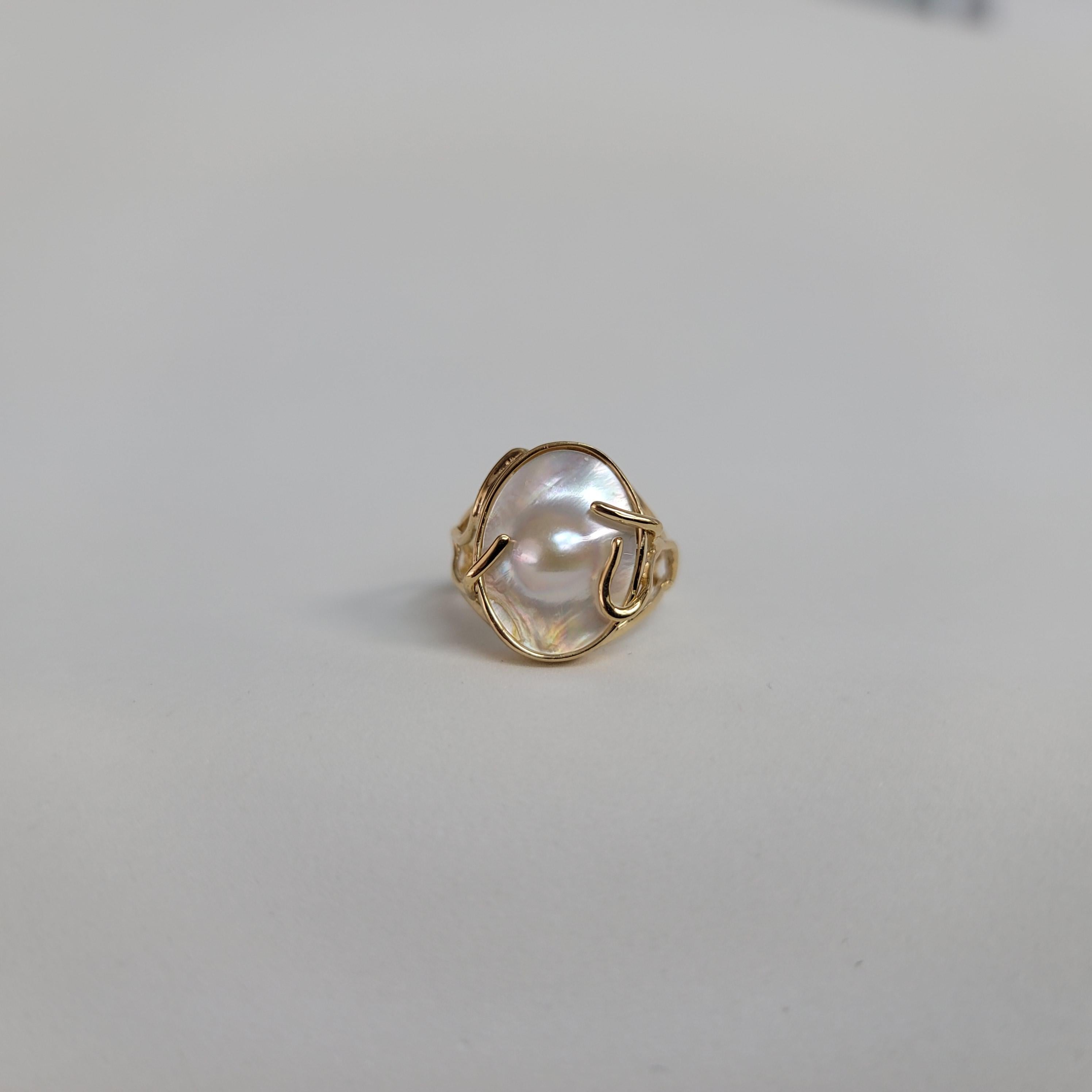 Large Unique Mother of Pearl Ring In New Condition For Sale In Sugar Land, TX