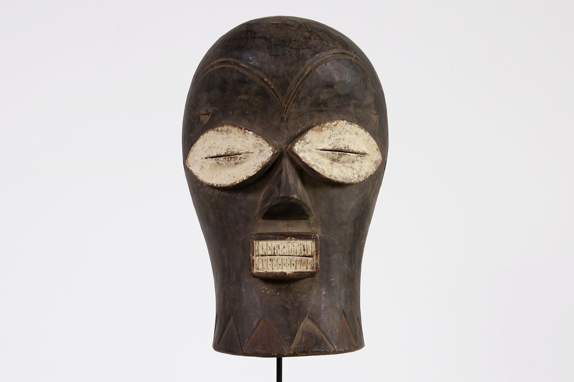 Beautiful old African Mask, Chokwe, Congo. Good condition, hand carved, solid wood. Mask dimensions 33x22cm, on the stand 49cm high (stand not incl.)
