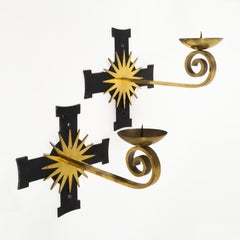 Grande coppia unica di portacandele da parete in ottone in stile "Cross Sunburst" della metà del secolo, anni '60