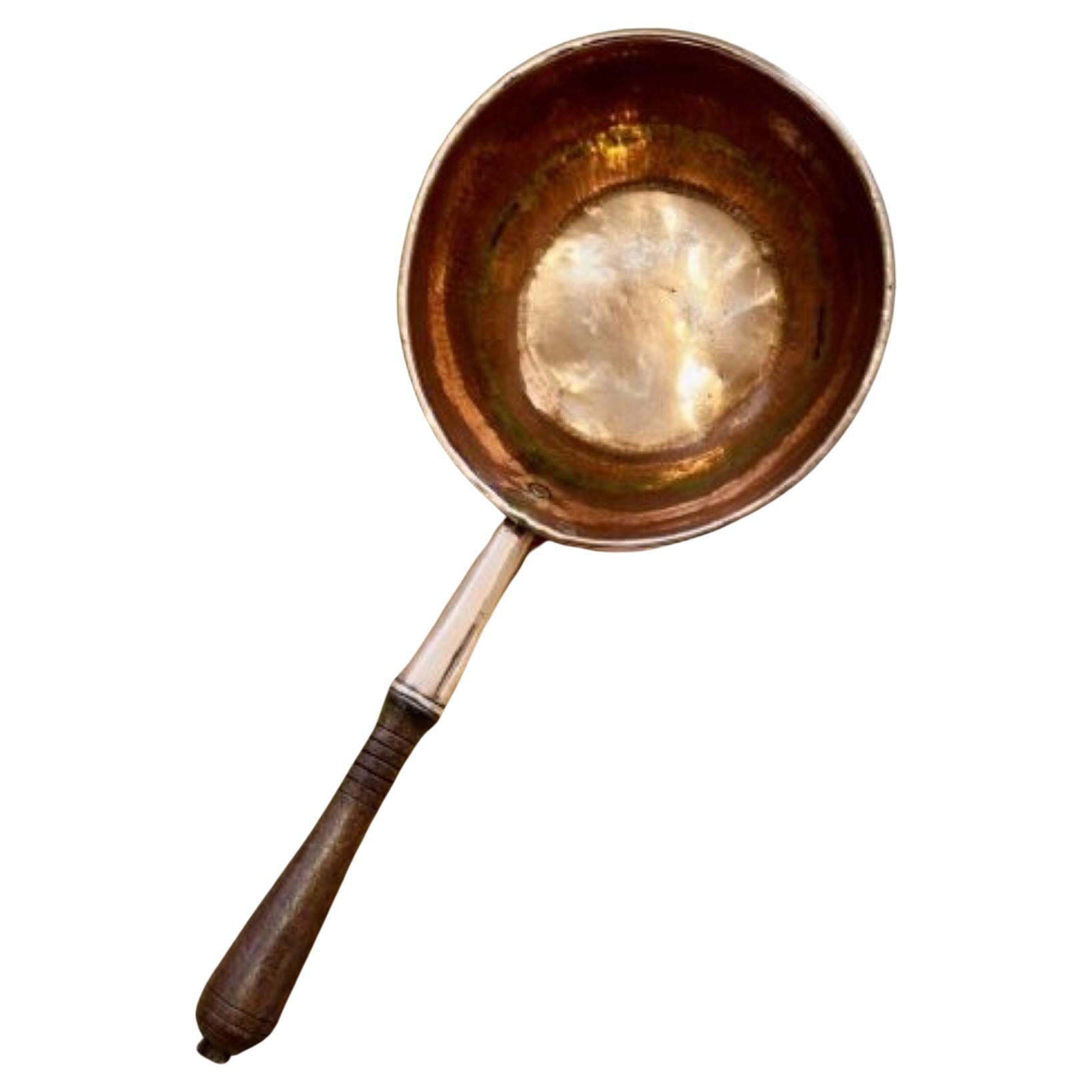 Large unusual antique quality George III copper pan  For Sale