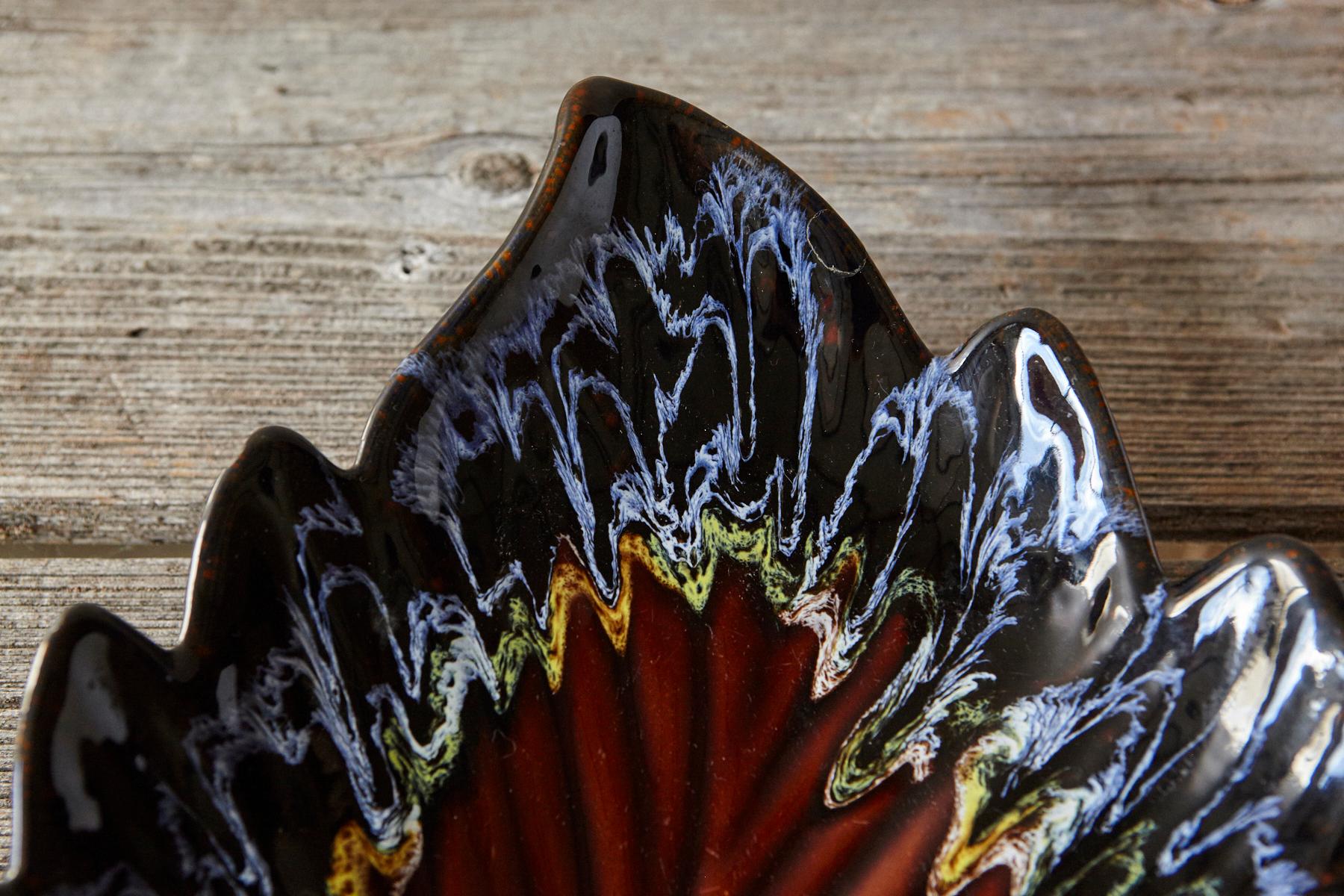 Große Vallauris Blatt Majolika-Platte, Frankreich, 1950er Jahre (Französisch) im Angebot