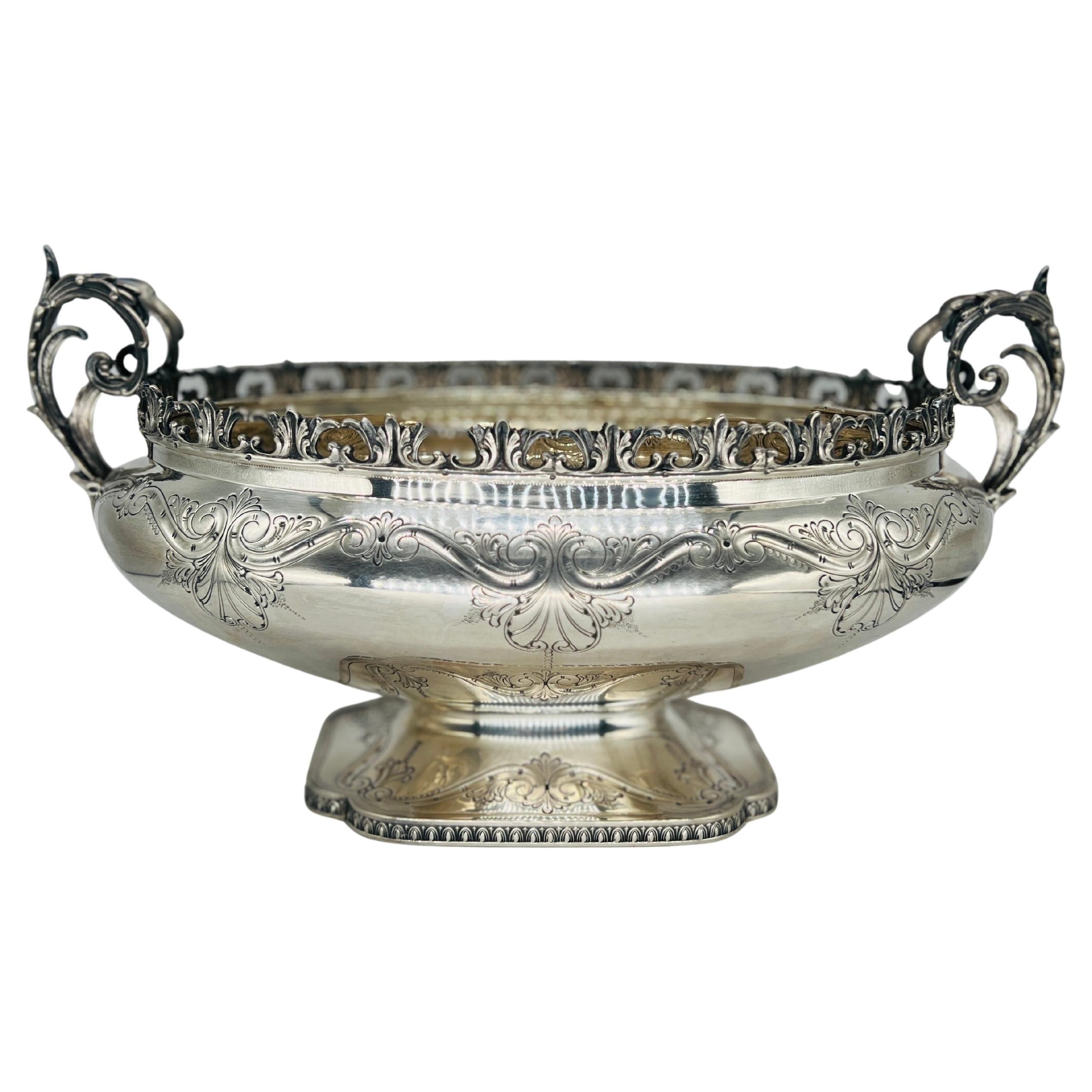 Large Valle' & Gandini 800 Sterling Silver Italian Rococo Centerpiece In Good Condition For Sale In Atlanta, GA