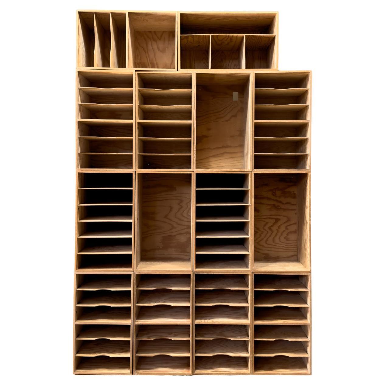 Ampia varietà di librerie modulari in pino in vendita