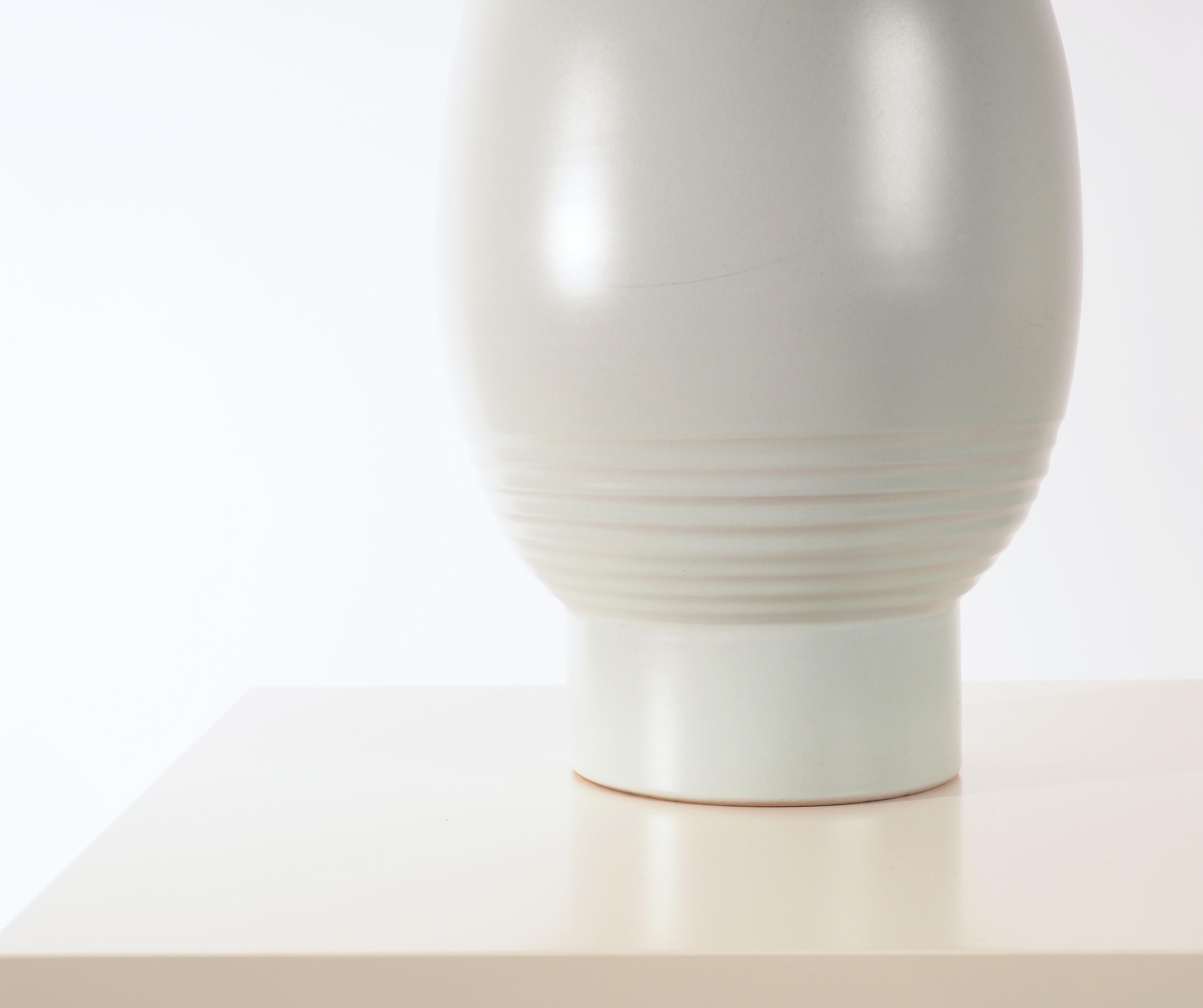 Grand vase d'Ewald Dahlskog, produit par Bo Fajans, Suède Bon état - En vente à Goteborg, SE