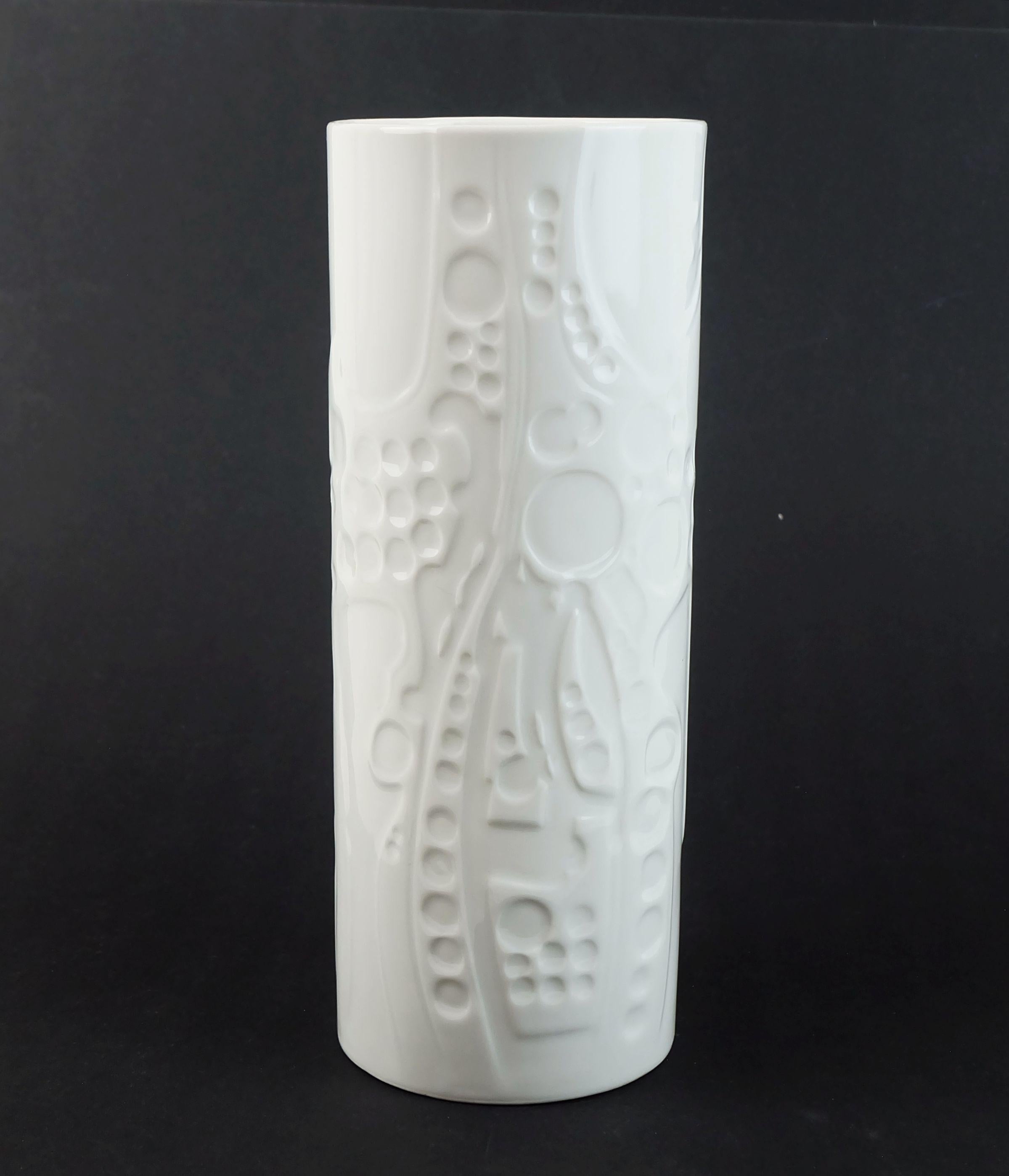 große vase von gerold-porzellan bayern abstraktes relief-dekor 1960er/1970er op art im Zustand „Gut“ im Angebot in Mannheim, DE