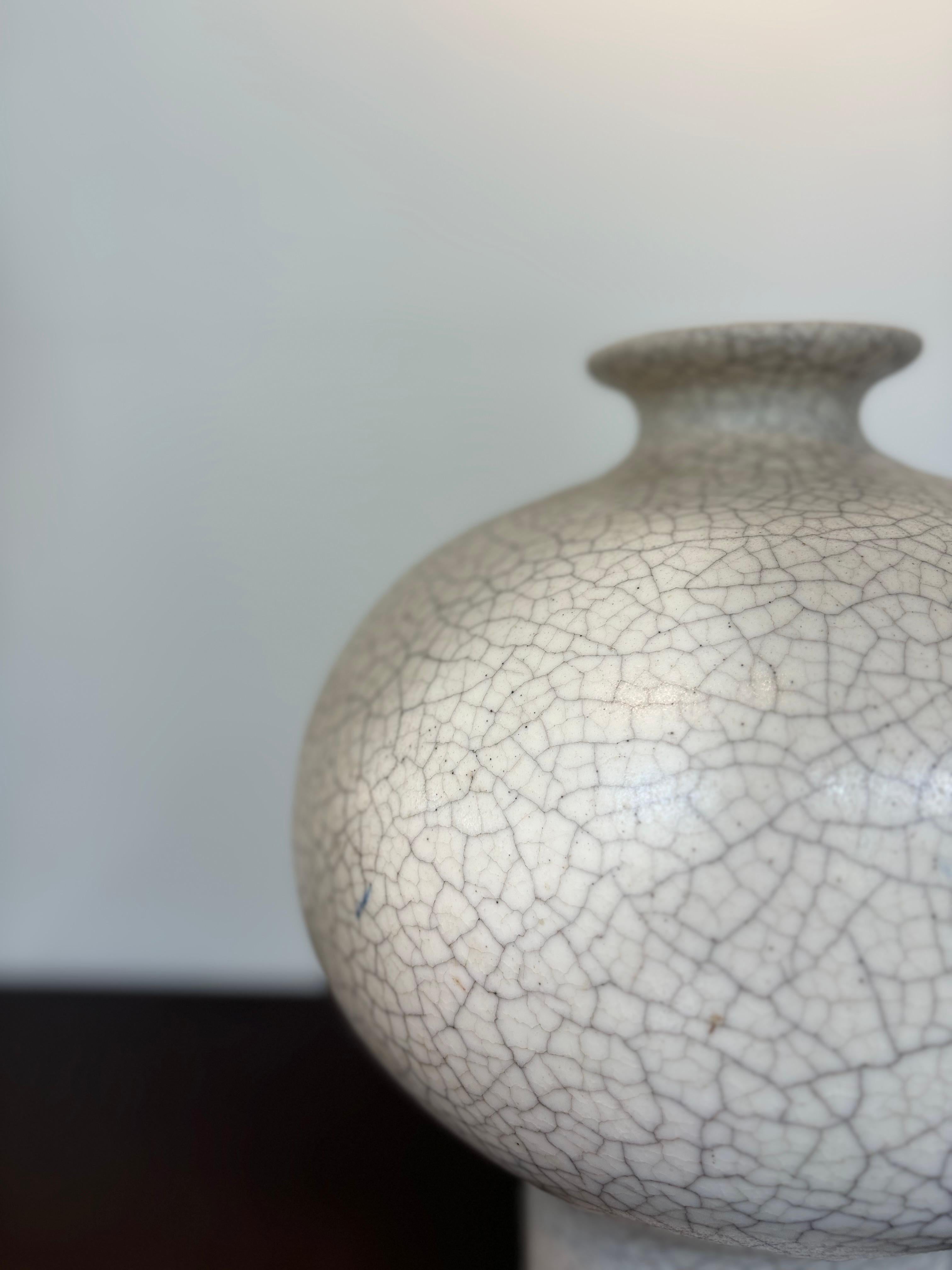 Large vase by Primavera 3