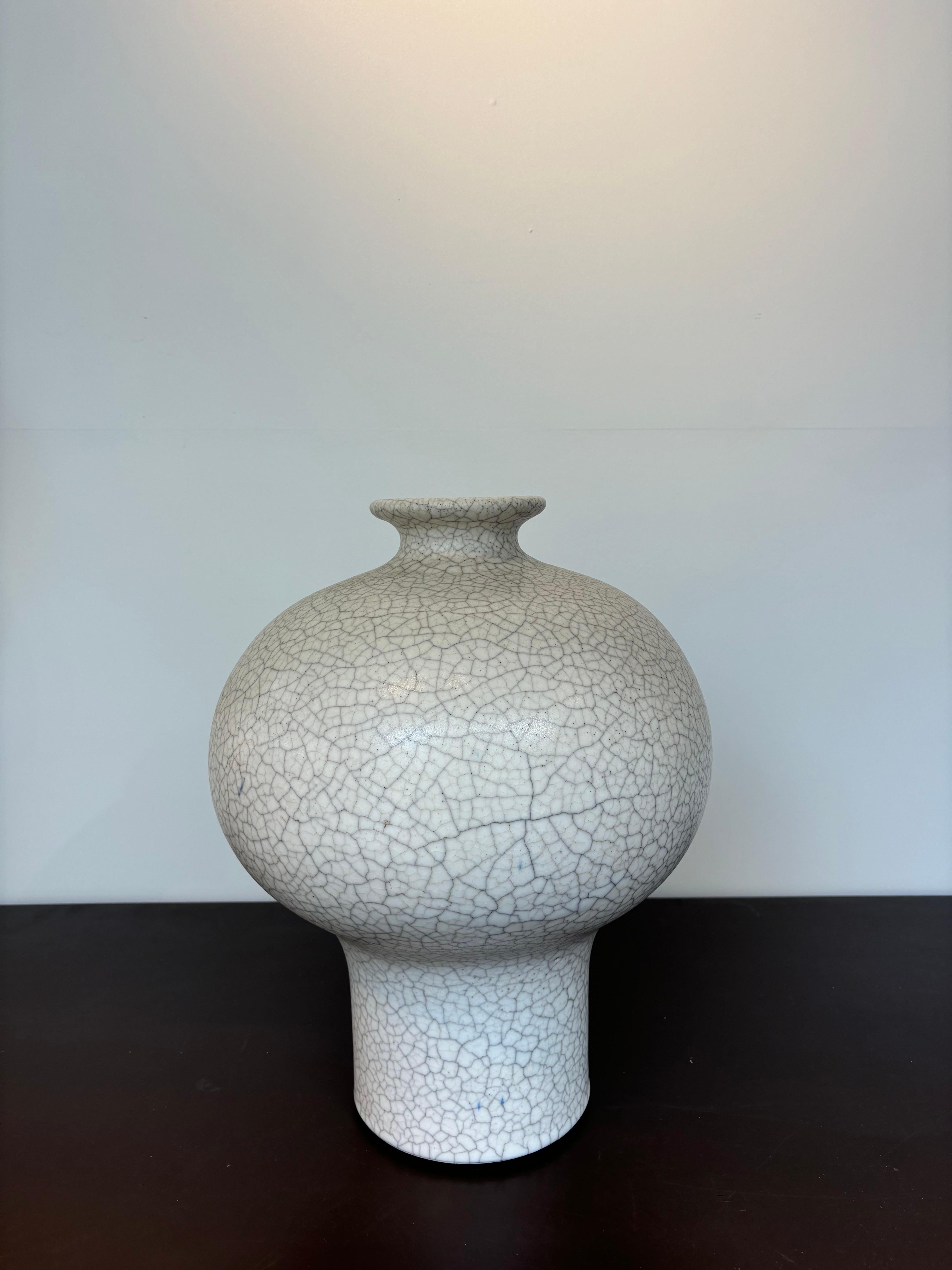 Large vase by Primavera 1
