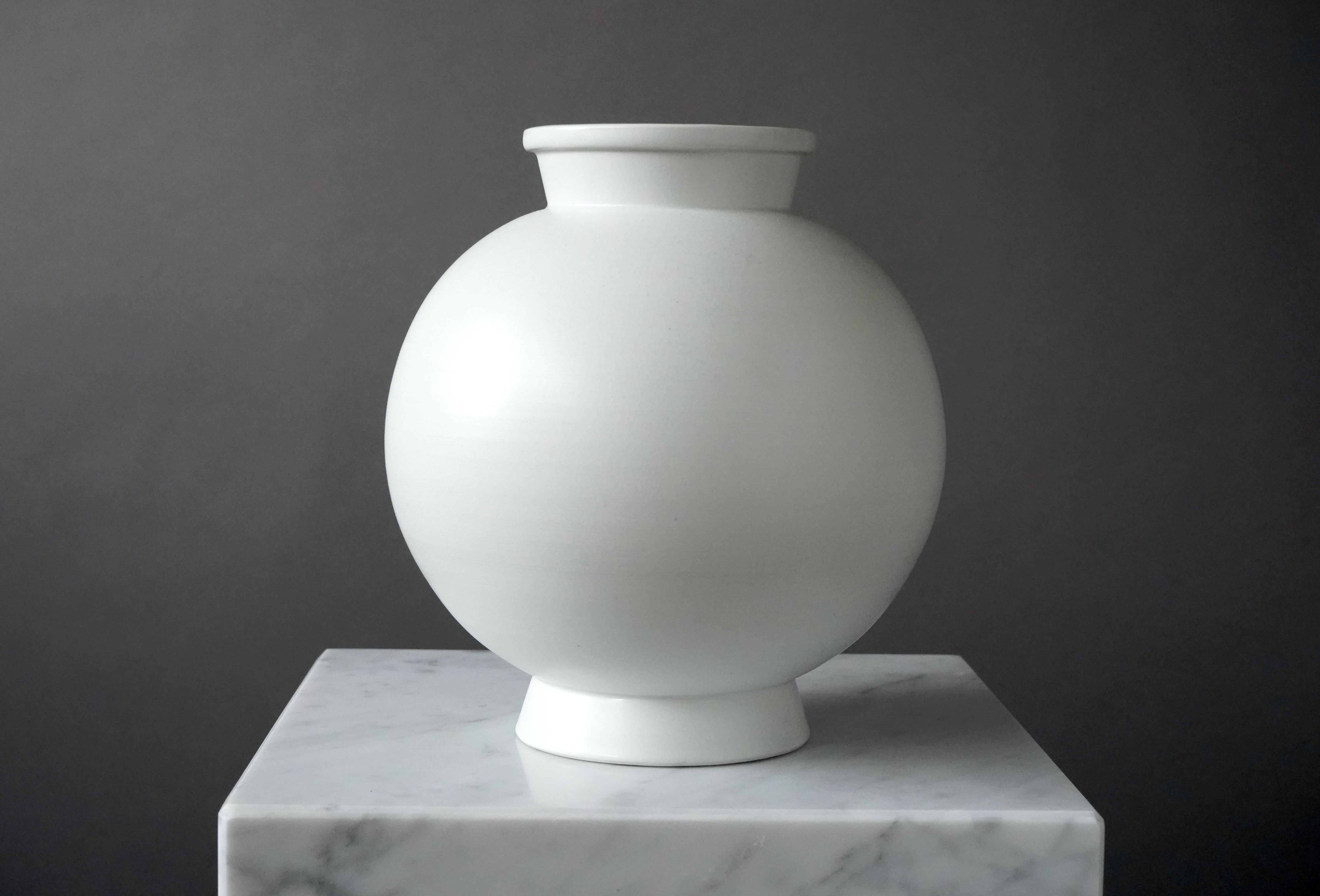 Turned Large Vase 'Carrara' by Wilhelm Kåge for Gustavsberg Studio, Sweden, 1940s For Sale