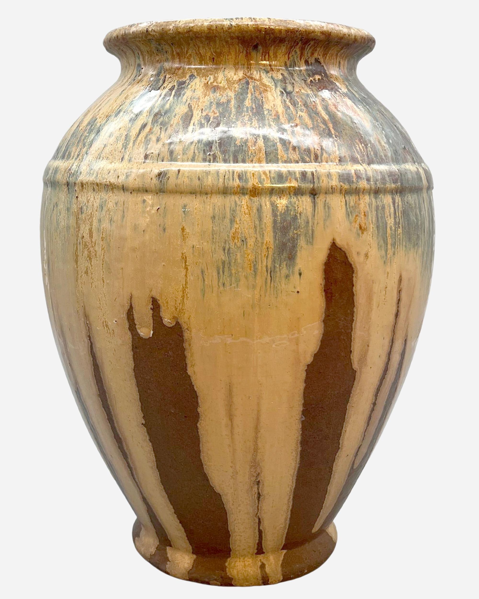Large enameled stoneware vase from Aubenas (Ardèche) circa 1930/1940. Perfect condition.
Height: 40 cm (15.75 inches)
Overall diameter: 28,5 cm (11.22 inches)
Opening diameter: 14,5 cm (5.71 inches)

