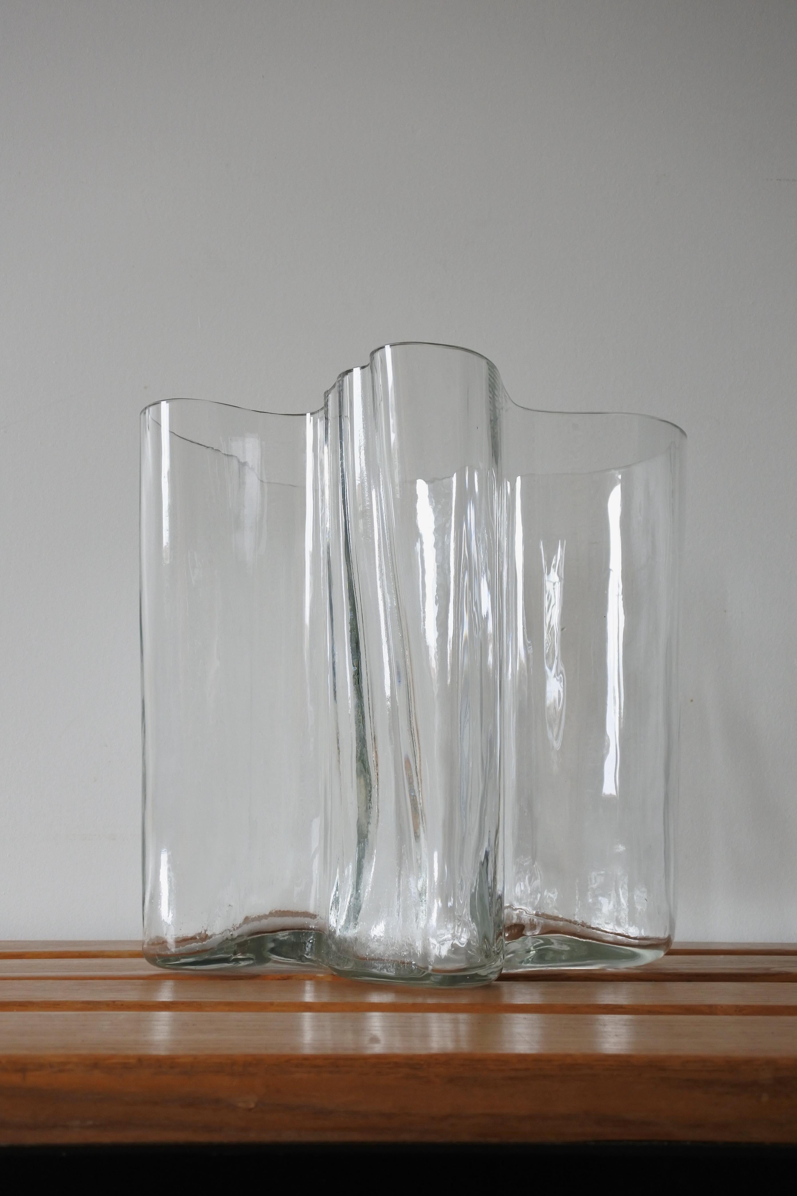 Grand vase Modèle 3031 Savoy Designé par Alvar Aalto pour Iittala, Finlande, 1956 6