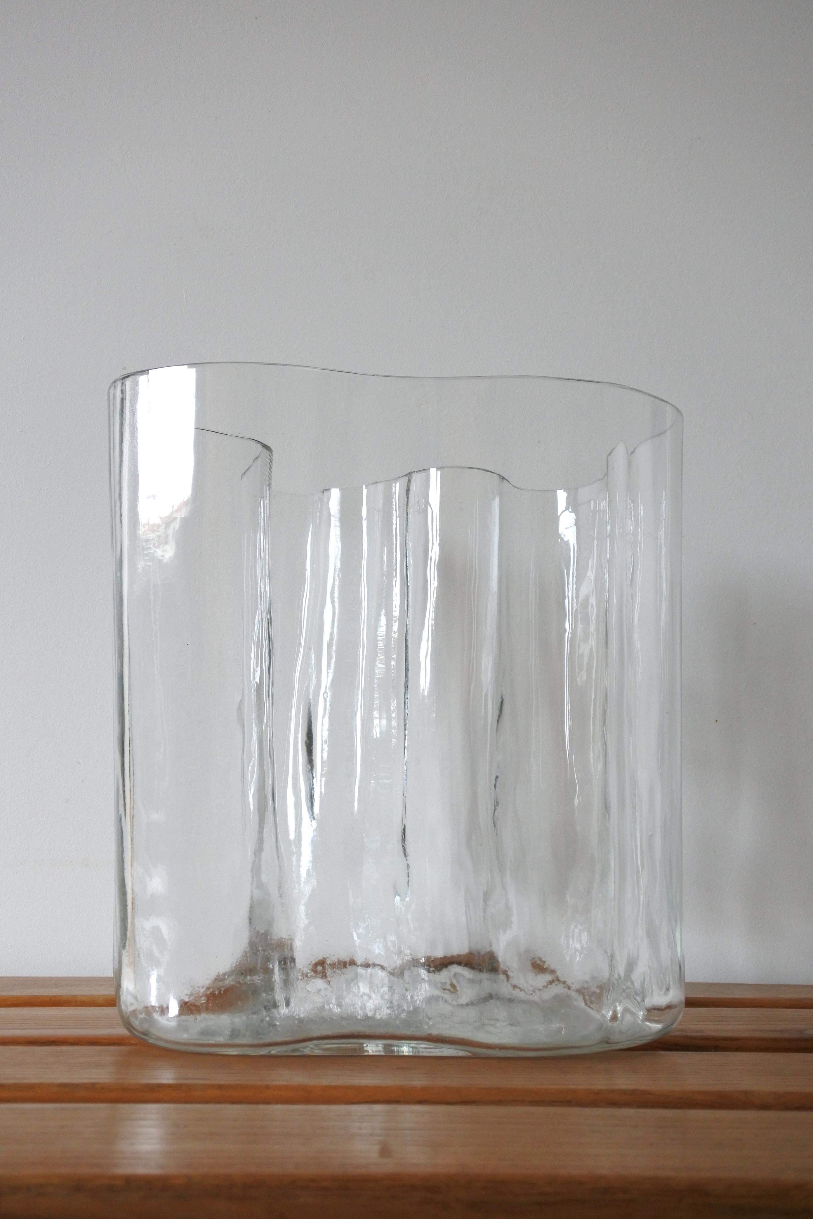 Grand vase Modèle 3031 Savoy Designé par Alvar Aalto pour Iittala, Finlande, 1956 Bon état à La Teste De Buch, FR