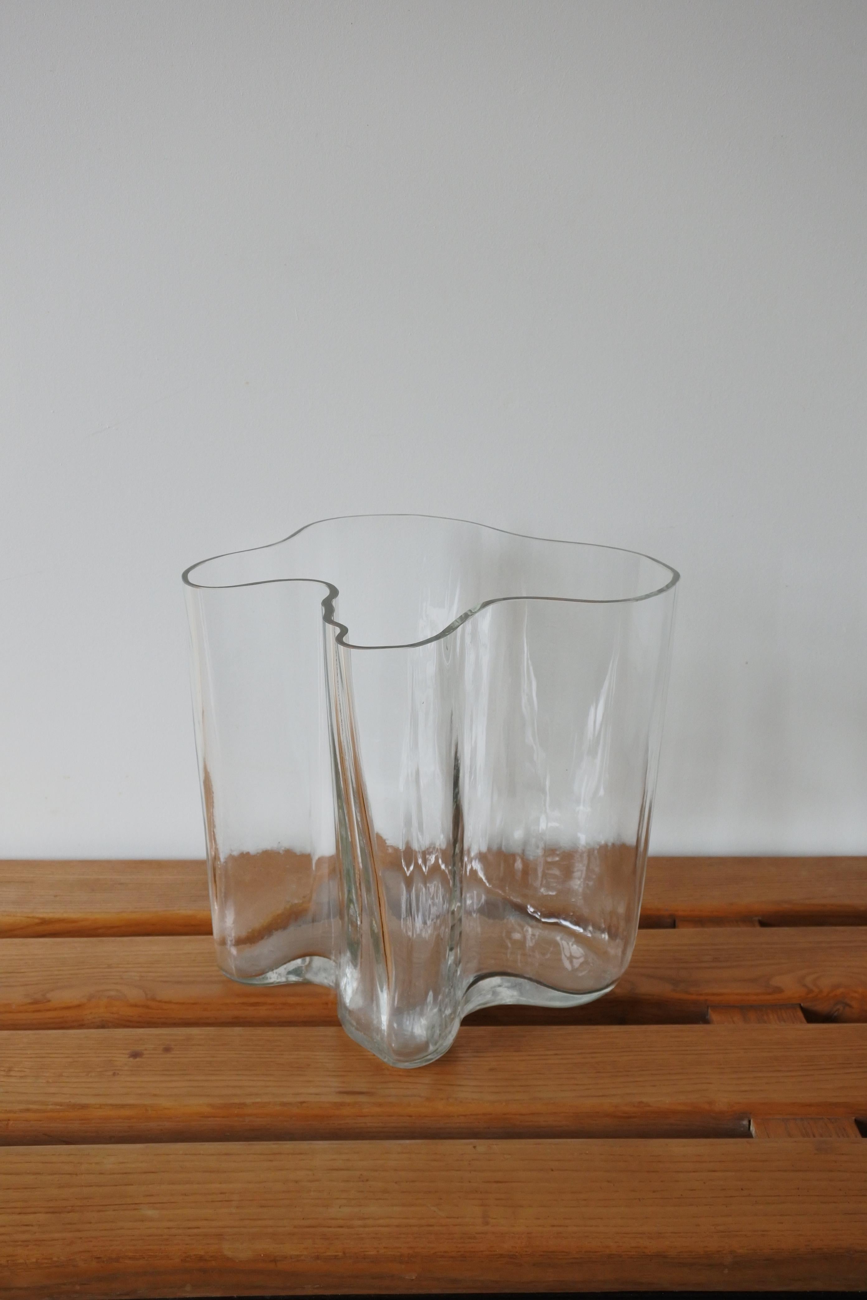 Blown Glass Large Vase Model 3031 “Savoy” Designed by Alvar Aalto for Iittala, Finland, 1956
