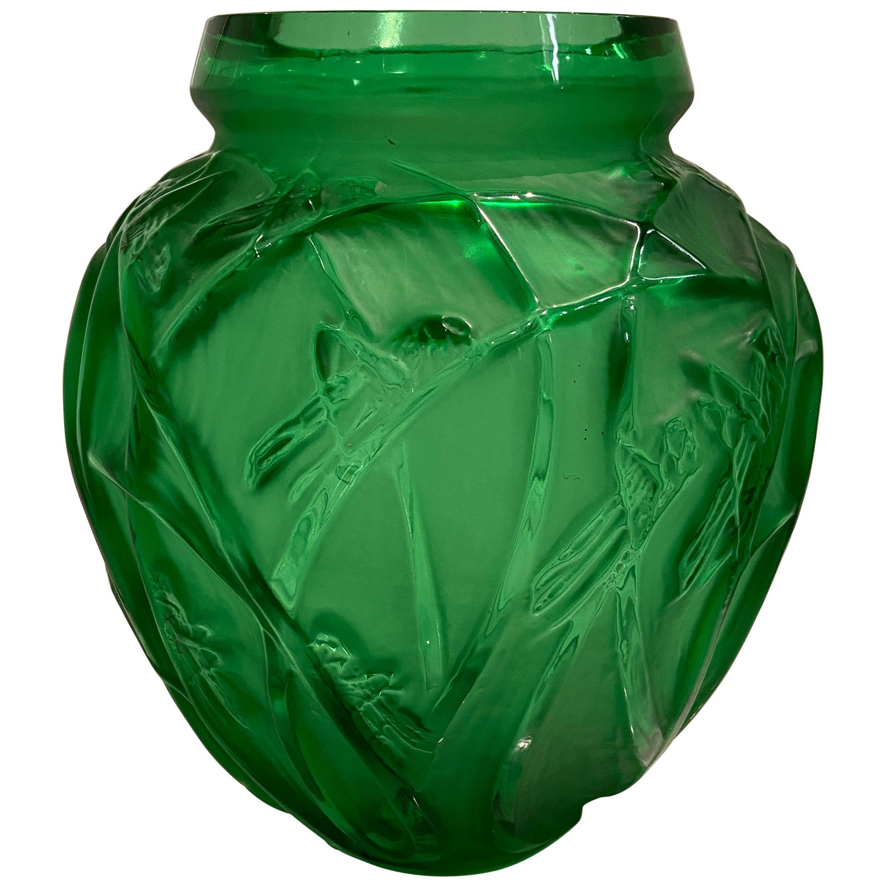Grand Vase "Sauterelles" de René Lalique:: France:: 1921:: Certificat