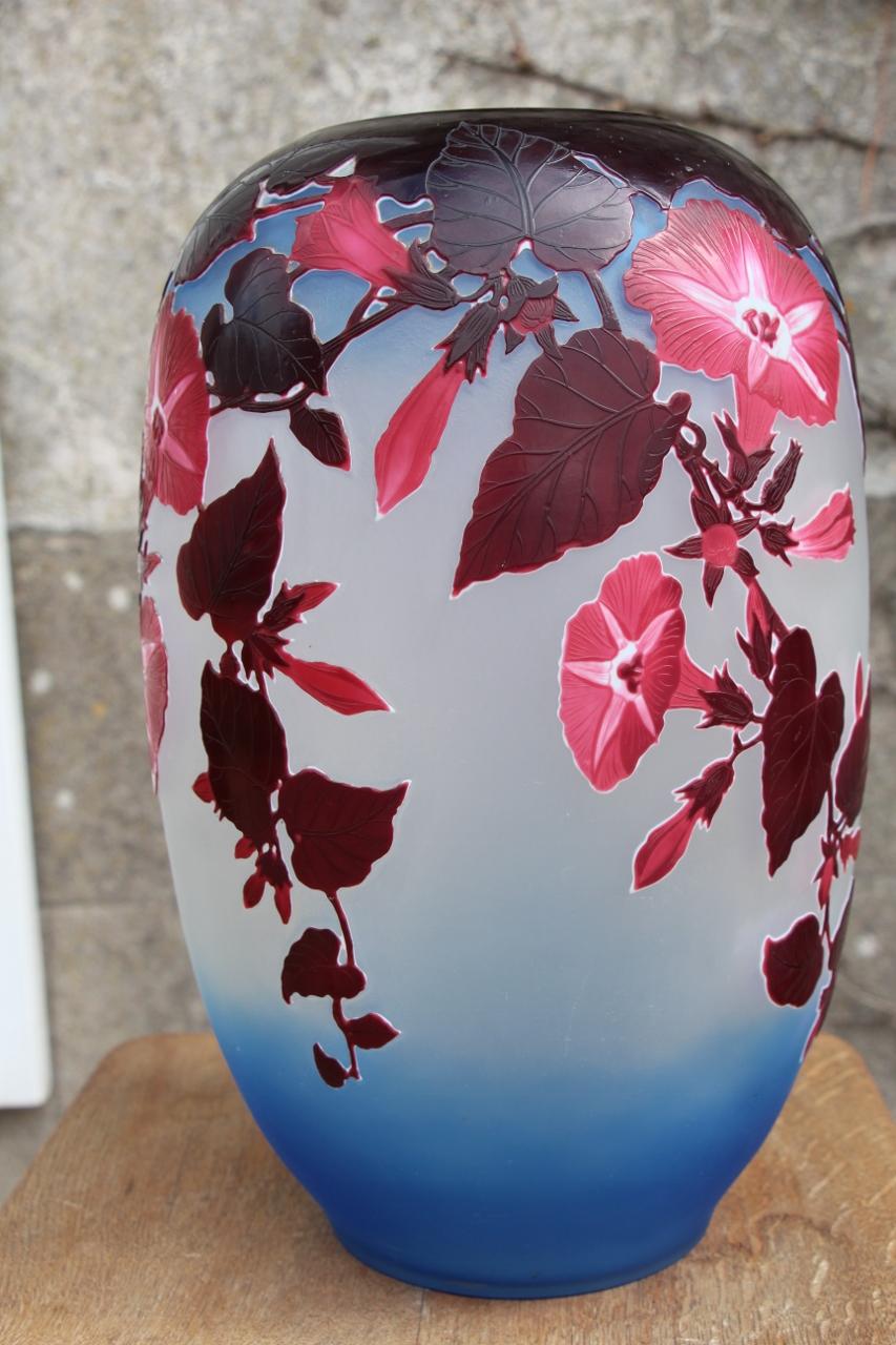 galle vase signature