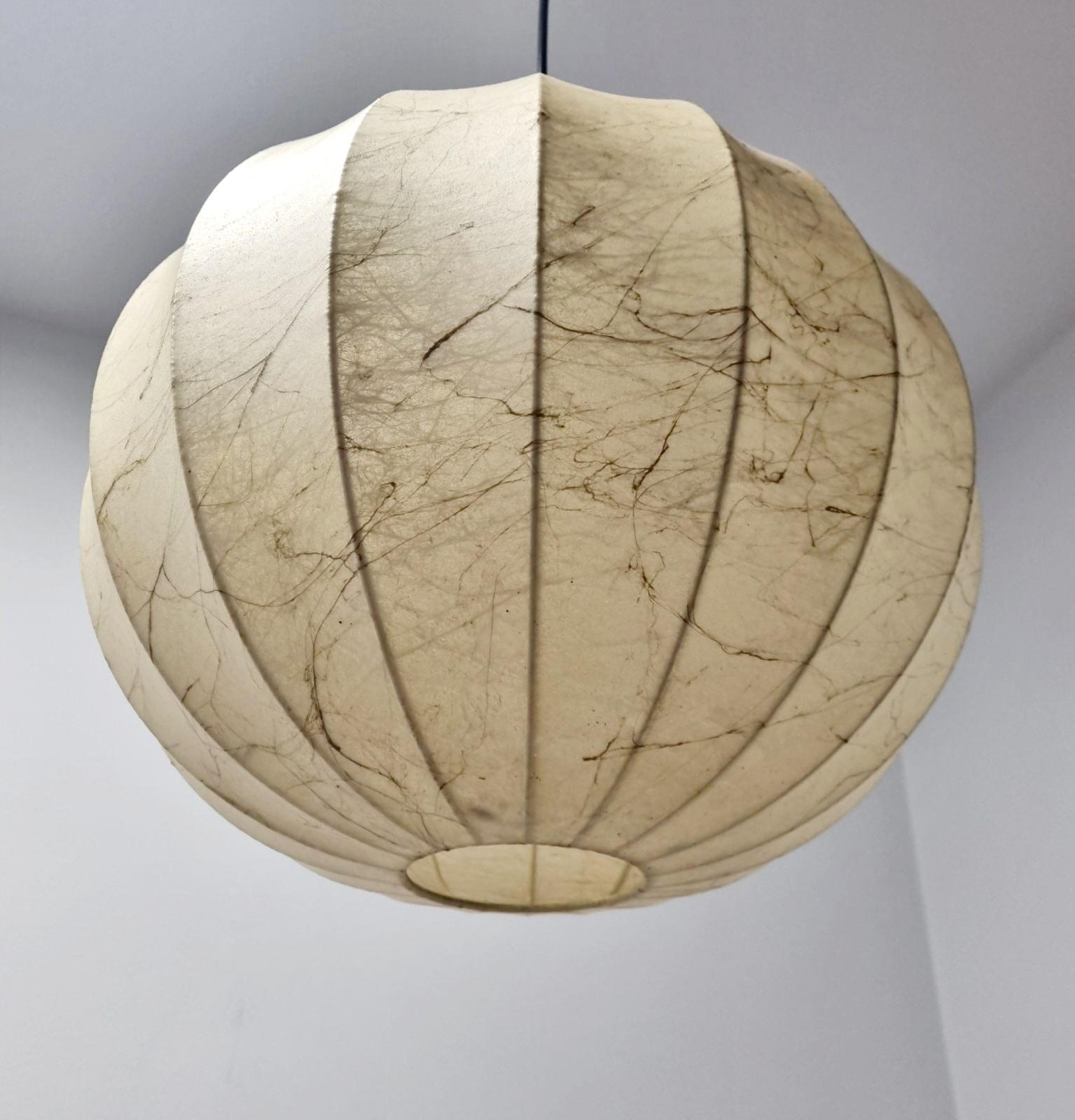 Large Veined Beige Cocoon Pendant Lamp Designed by Castiglioni for Hille, 60s For Sale 1