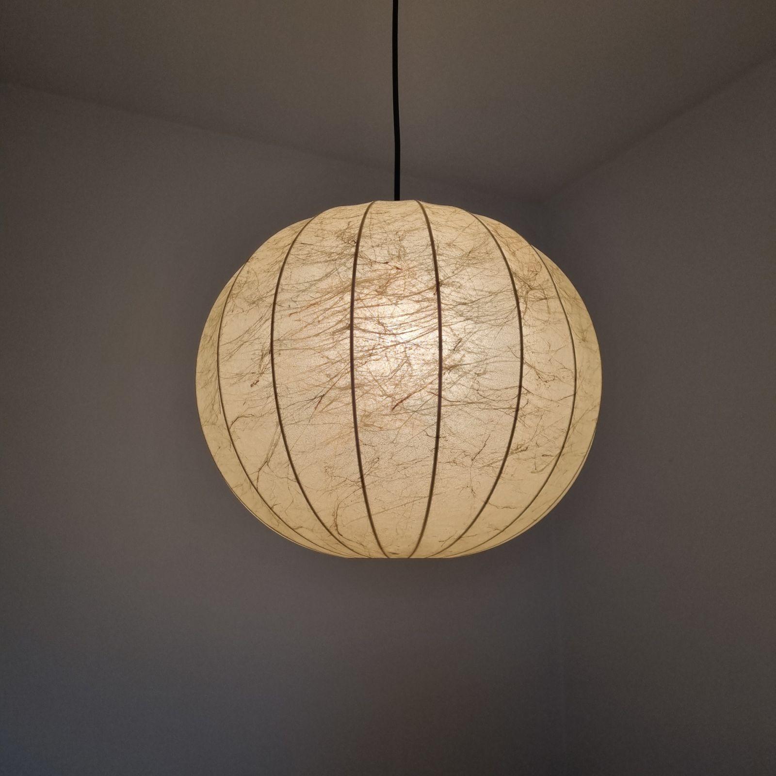 Large Veined Beige Cocoon Pendant Lamp Designed by Castiglioni for Hille, 60s For Sale 2