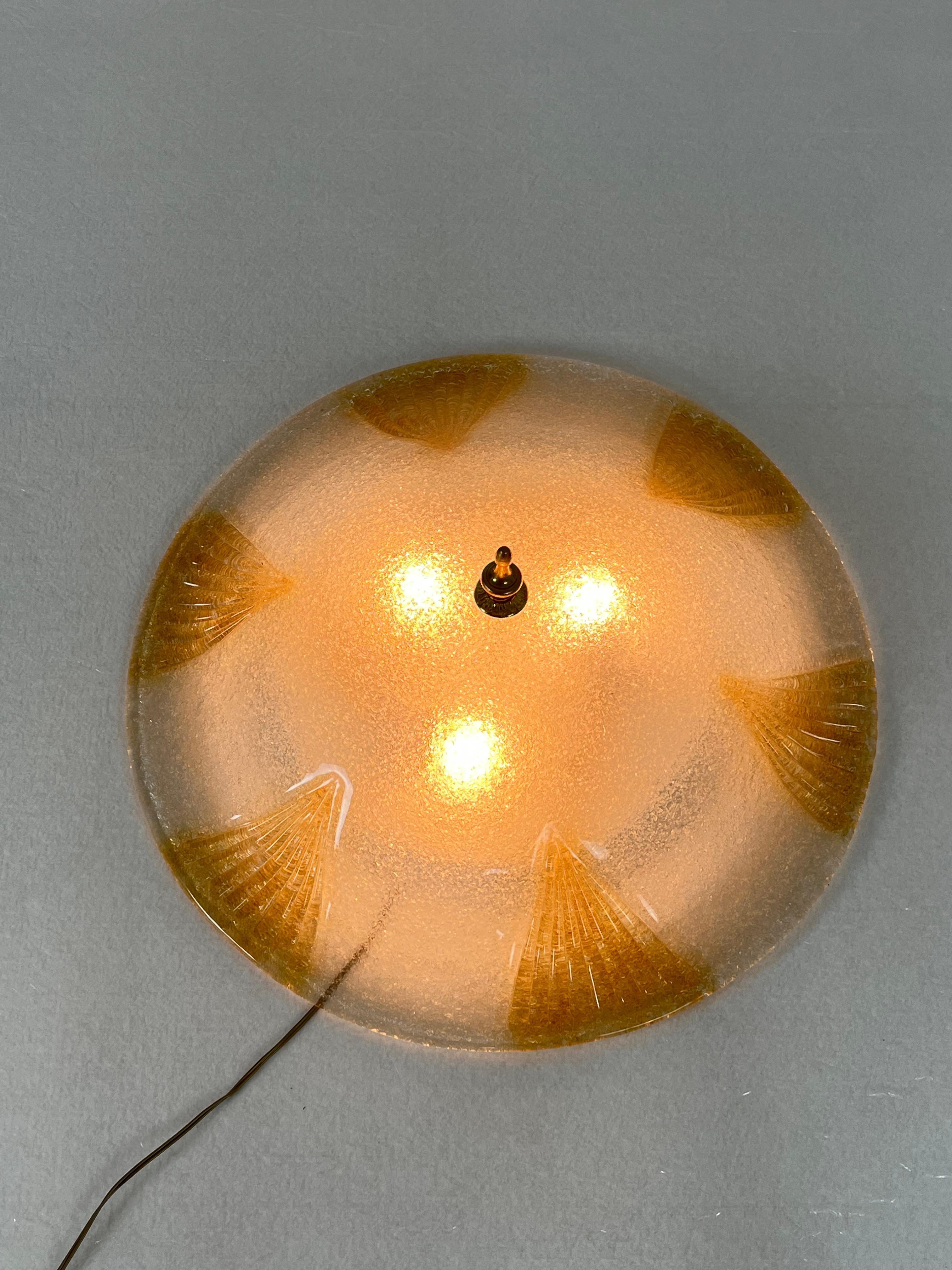 Italiano Grande lampada da soffitto veneziana a 3 luci in vetro di Murano, anni '80 in vendita