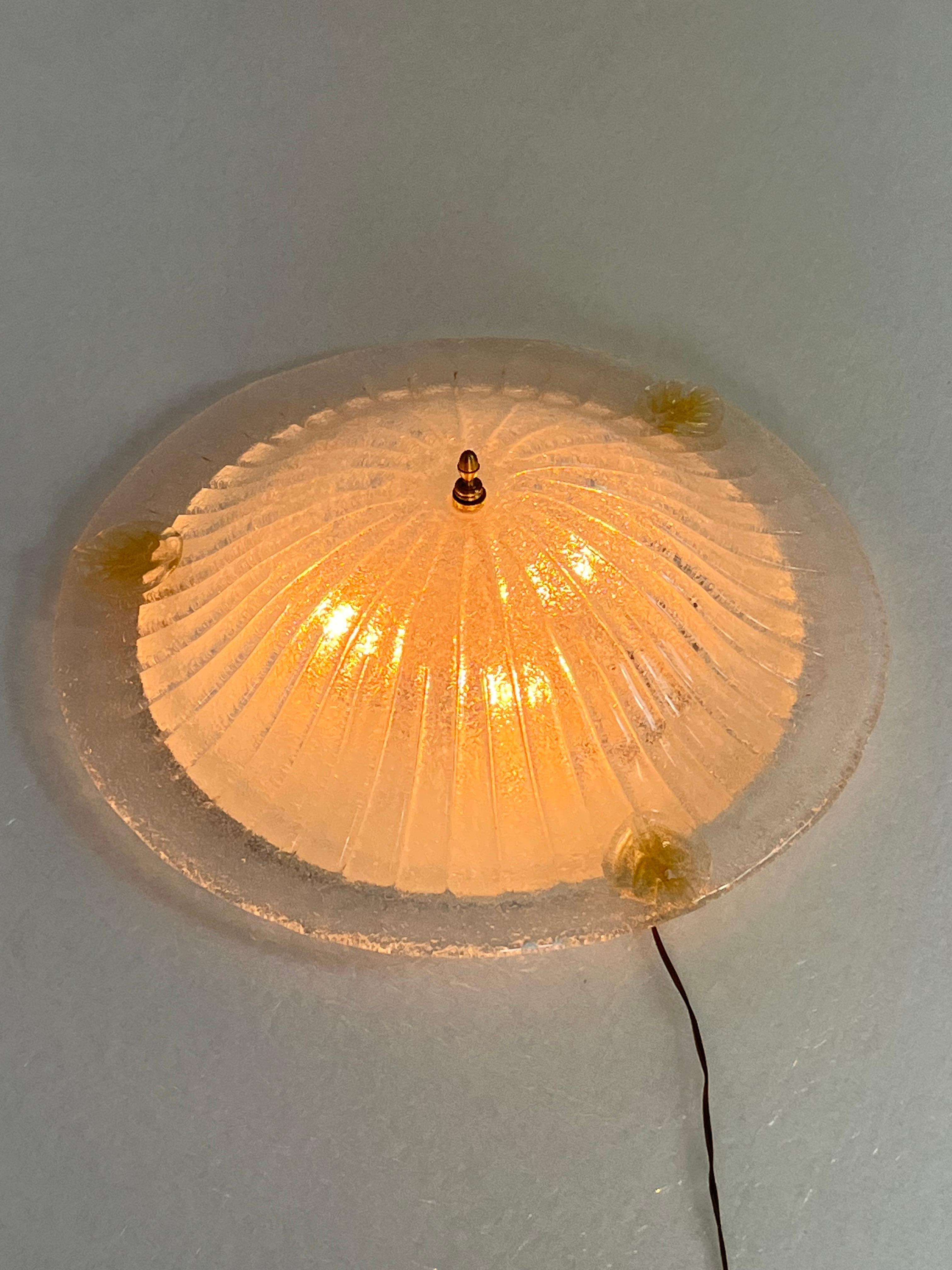 Italiano Grande lampada da soffitto veneziana a 3 luci in vetro di Murano, anni '80 in vendita