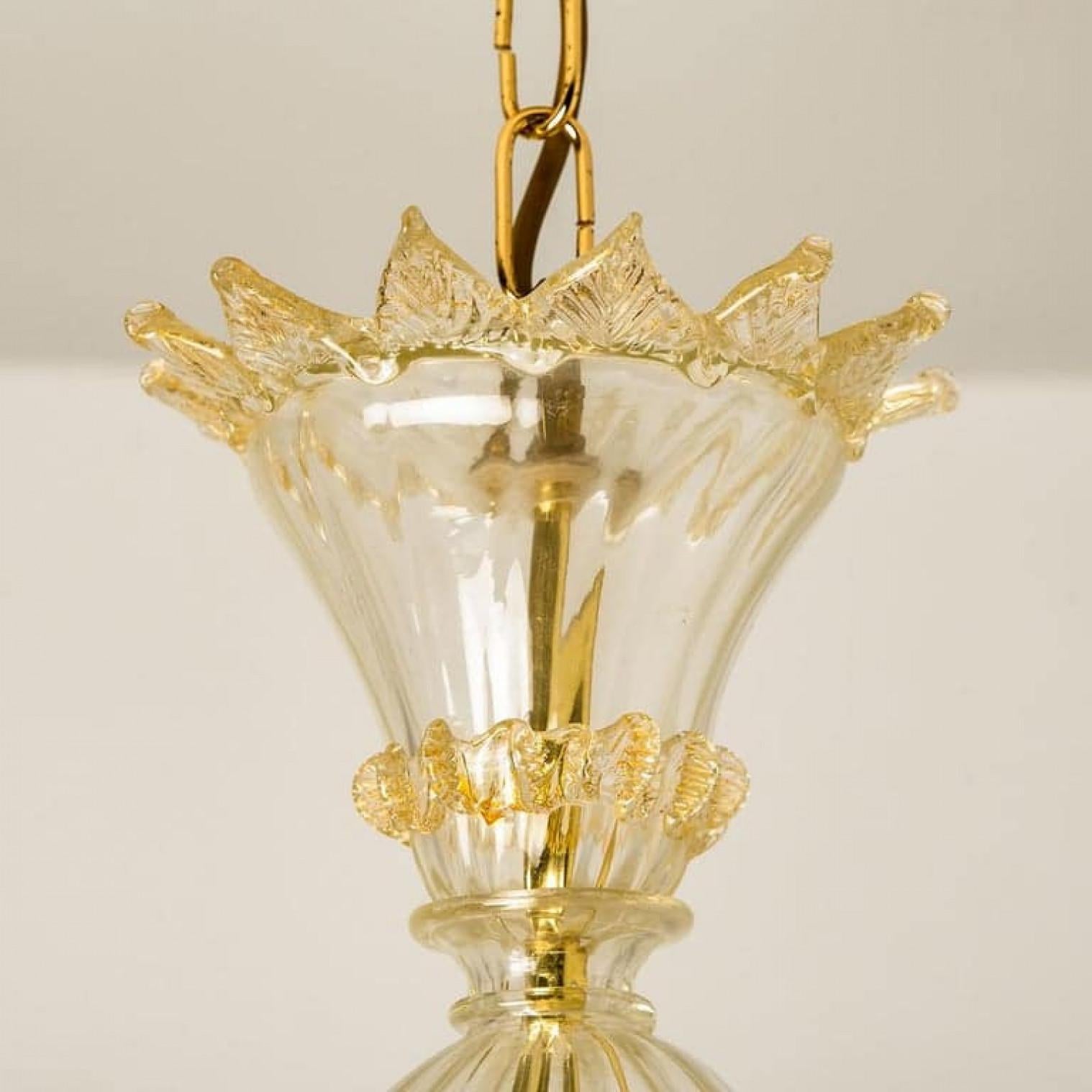 Gran araña veneciana de cristal de Murano dorado, por Barovier, años 50 en venta 3