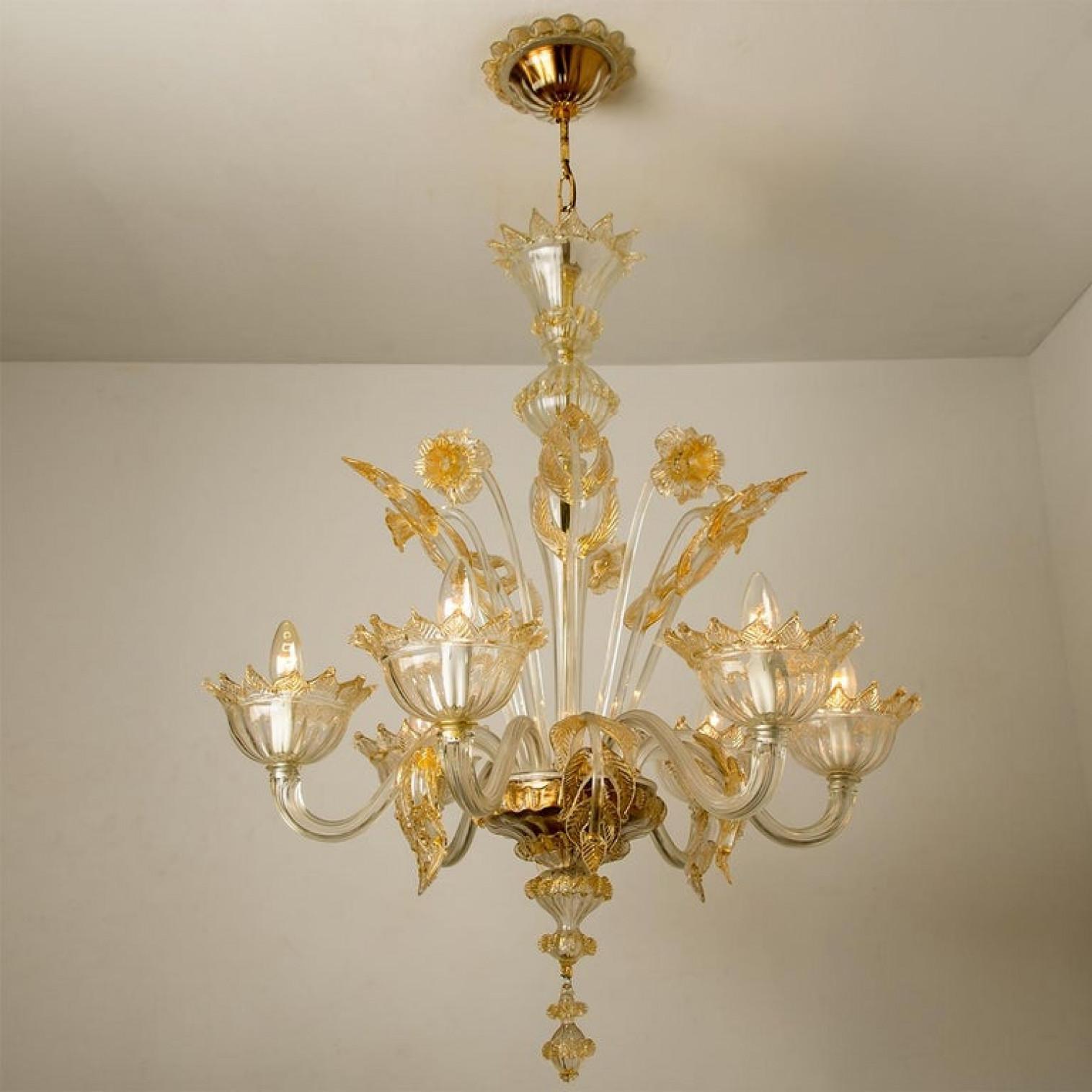 Large Venetian Chandelier in Gilded Murano Glass, by Barovier, 1950s For Sale 6