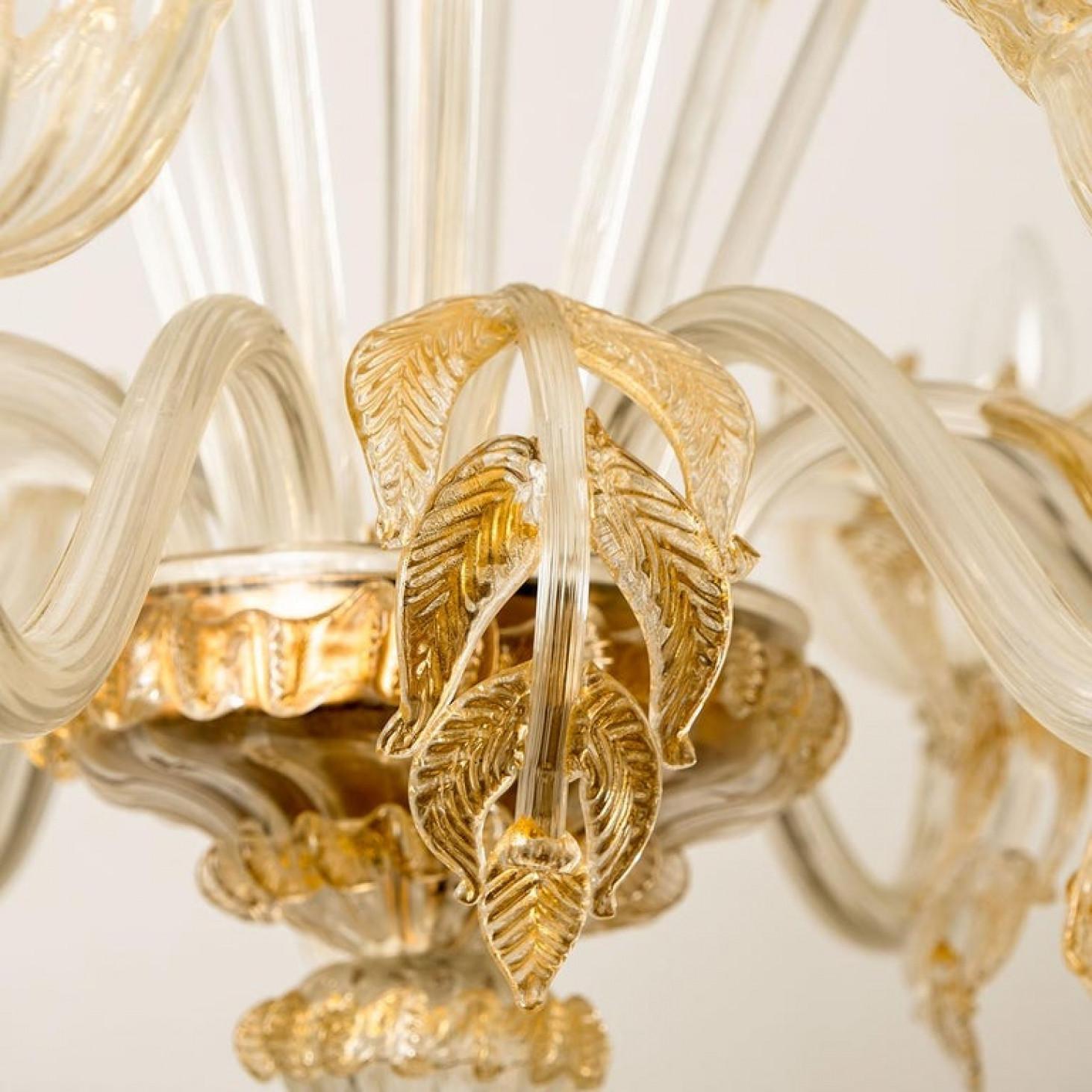 Large Venetian Chandelier in Gilded Murano Glass, by Barovier, 1950s For Sale 1