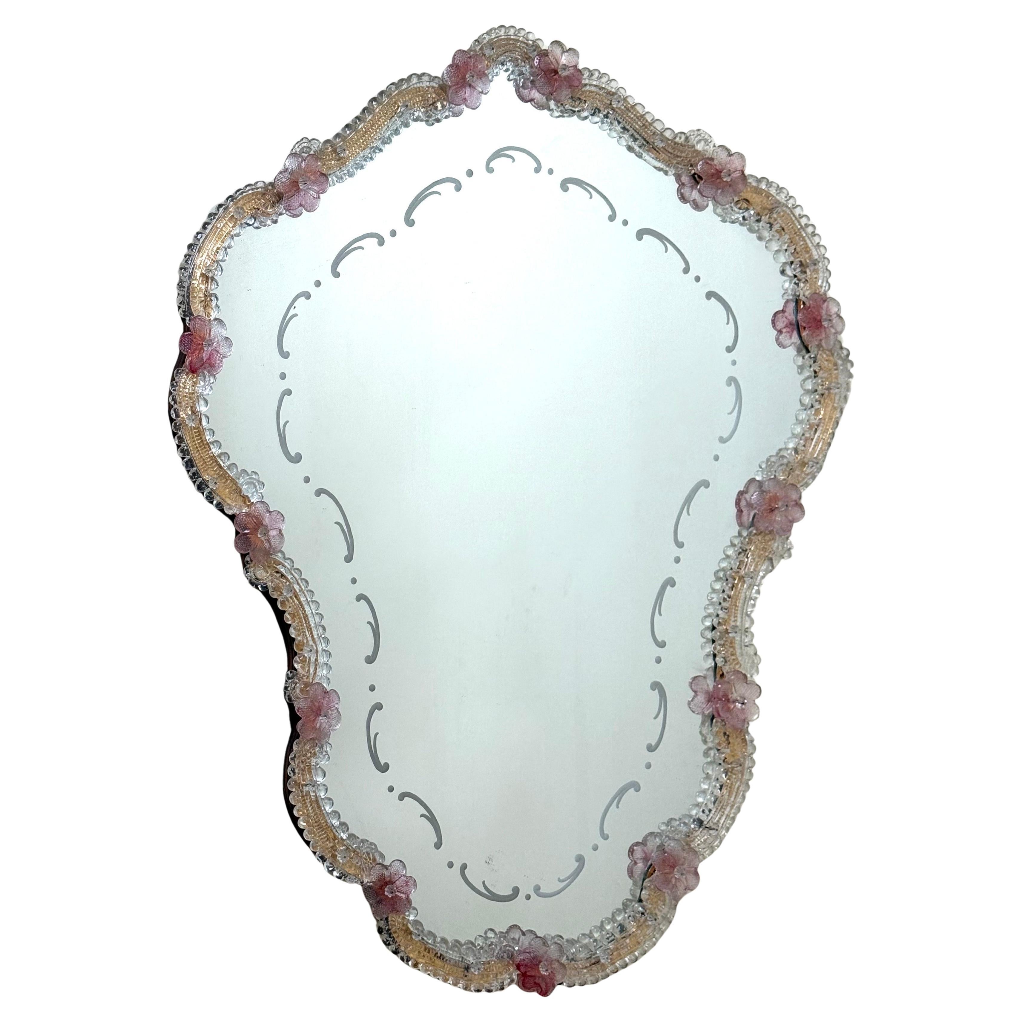 Gran espejo veneciano de flores de cristal rosa de Murano y adornos transparentes