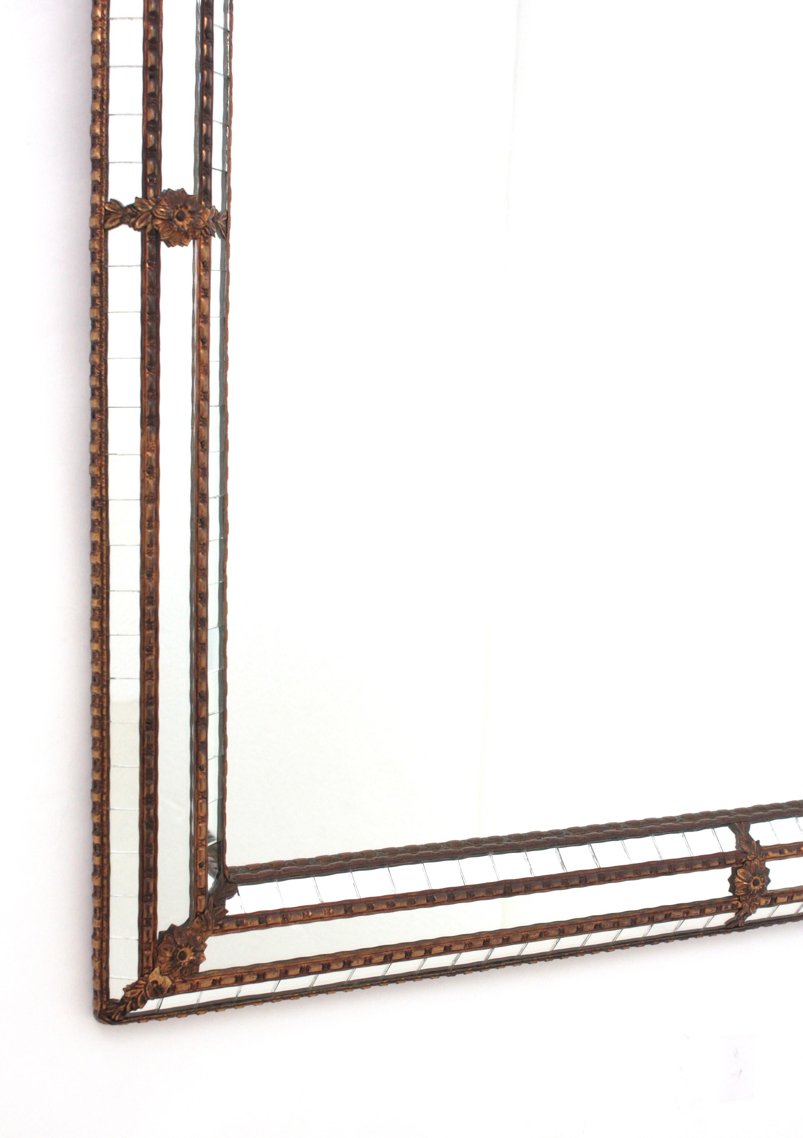 Large Venetian Modern Arched Mirror with Brass Details In Good Condition In Barcelona, ES