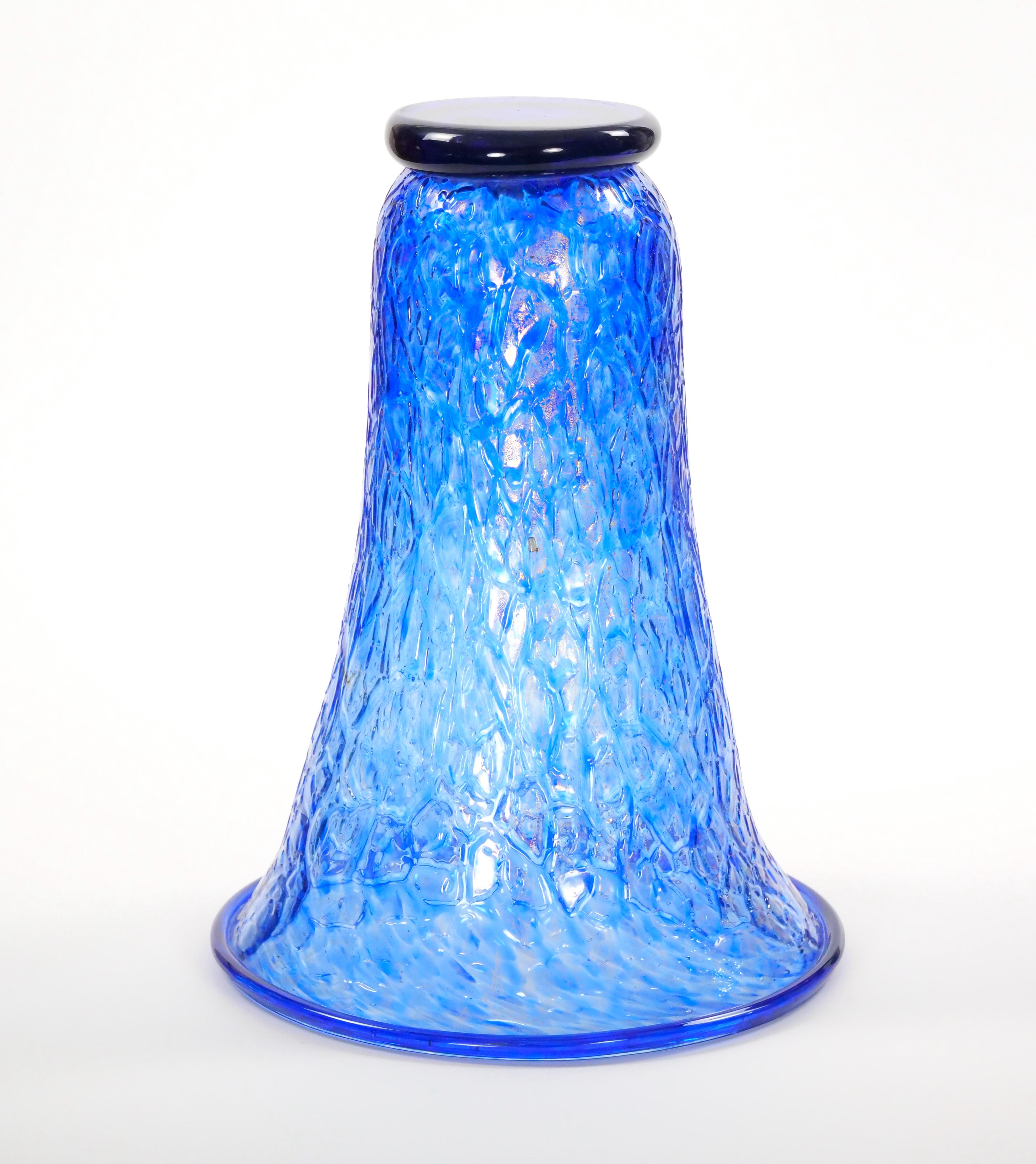 Large Venetian Mouth Blown Gold Flecks Infused Design Decorated Vase For Sale 25