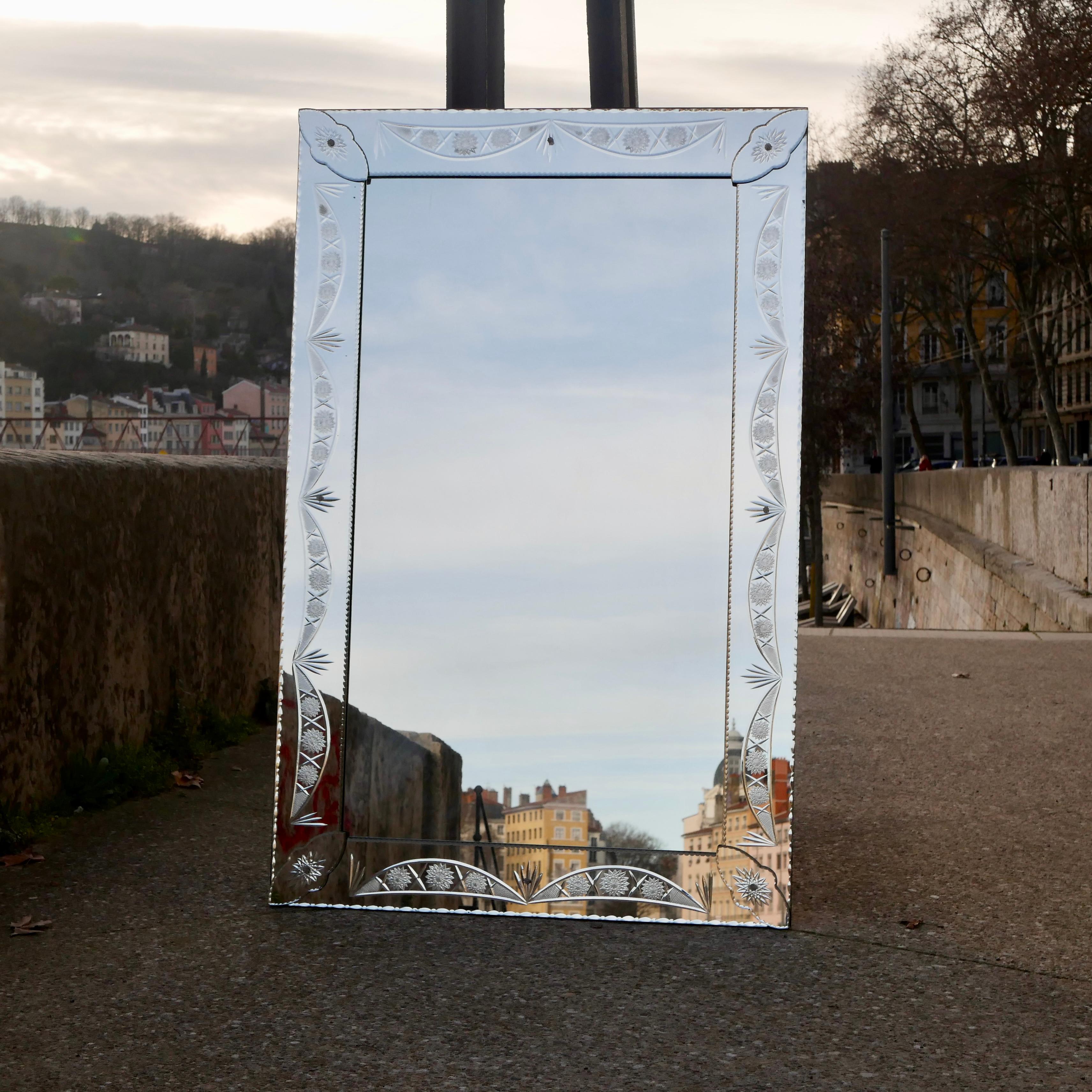 Milieu du XXe siècle Grand miroir vénitien d'Italie, années 1960 en vente