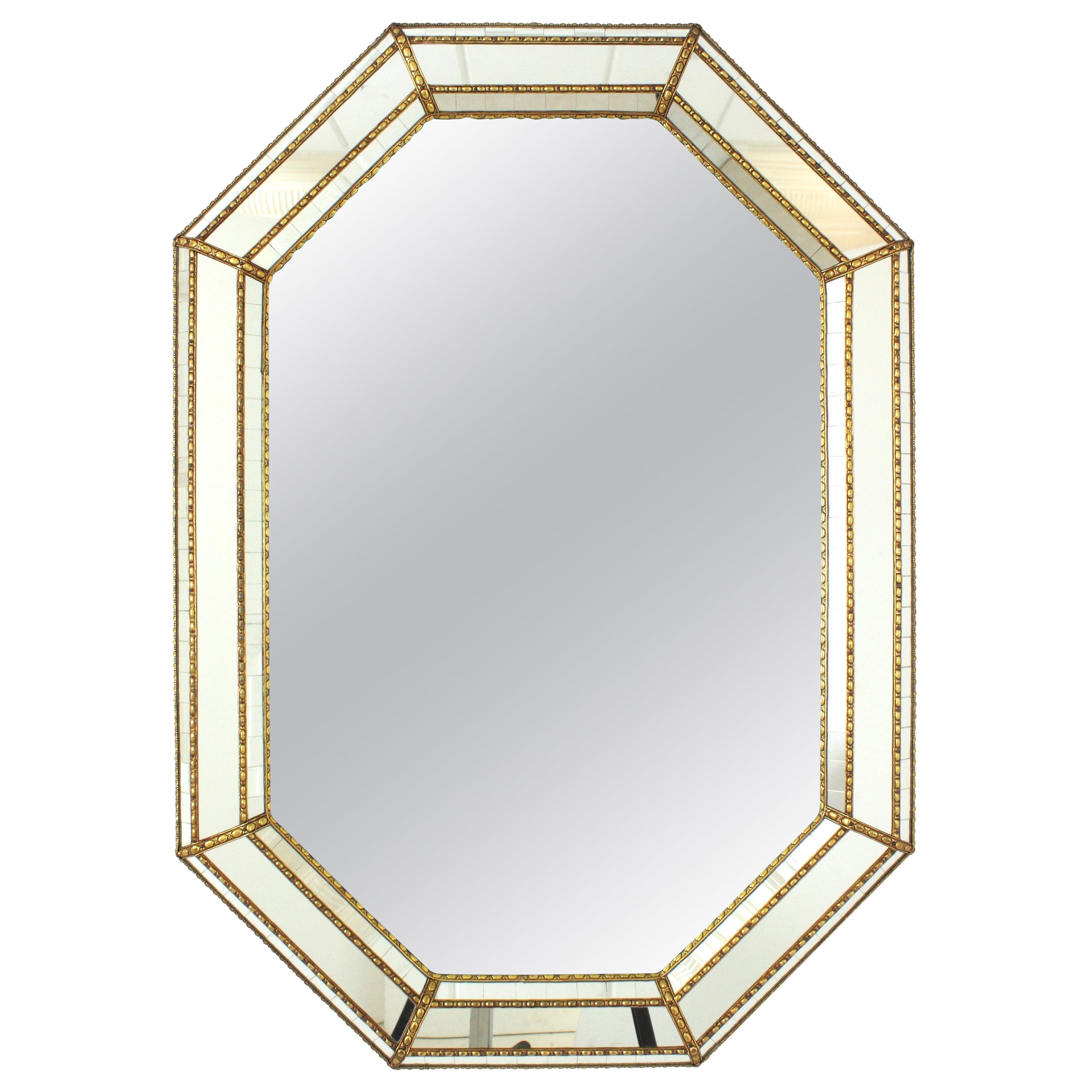 Grande specchio ottagonale in stile veneziano con dettagli in ottone