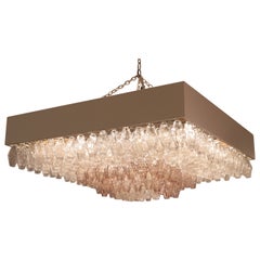 Installation d'une grande lampe en verre de Venini