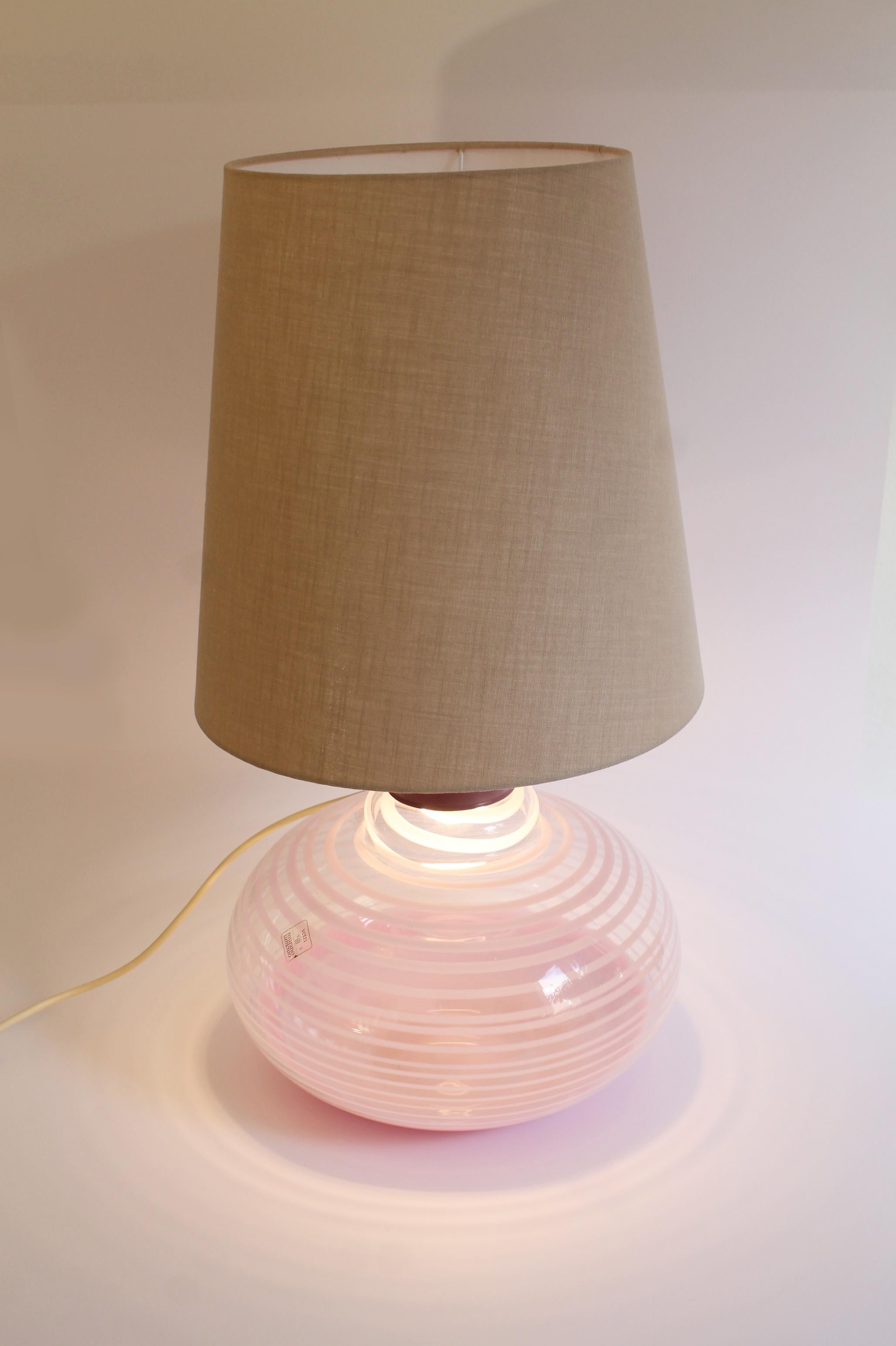 Large VENINI Murano glass table lampshade (66x33x33cm) Italy, 1960s. Rare find! For Sale 2