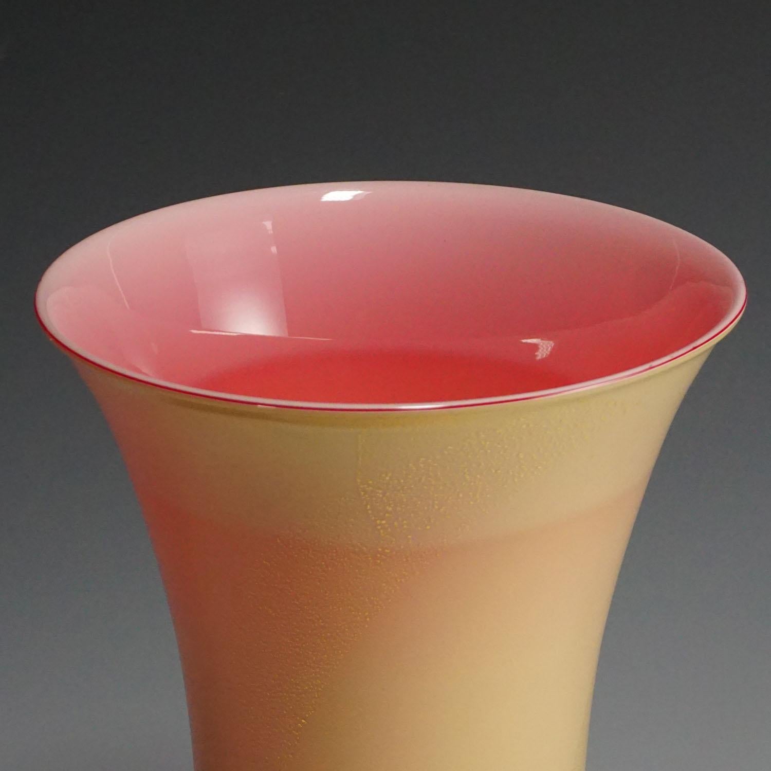 Mid-Century Modern Large Venini Vase Aurato in Pink and Lattimo Glass and Gold Foil