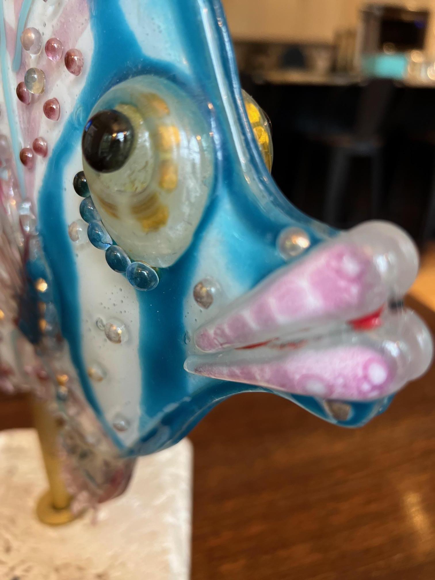 Große Vera R. Sattler Fused Glass Tropical Fish Skulptur, signiert & datiert 2014 im Angebot 1